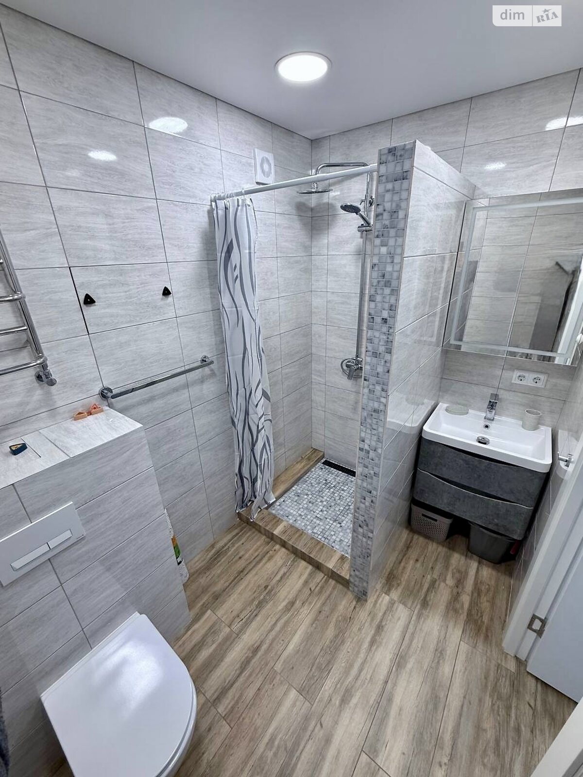 однокімнатна квартира в Києві, район Печерськ, на вул. Еспланадна 32 в довготривалу оренду помісячно фото 1