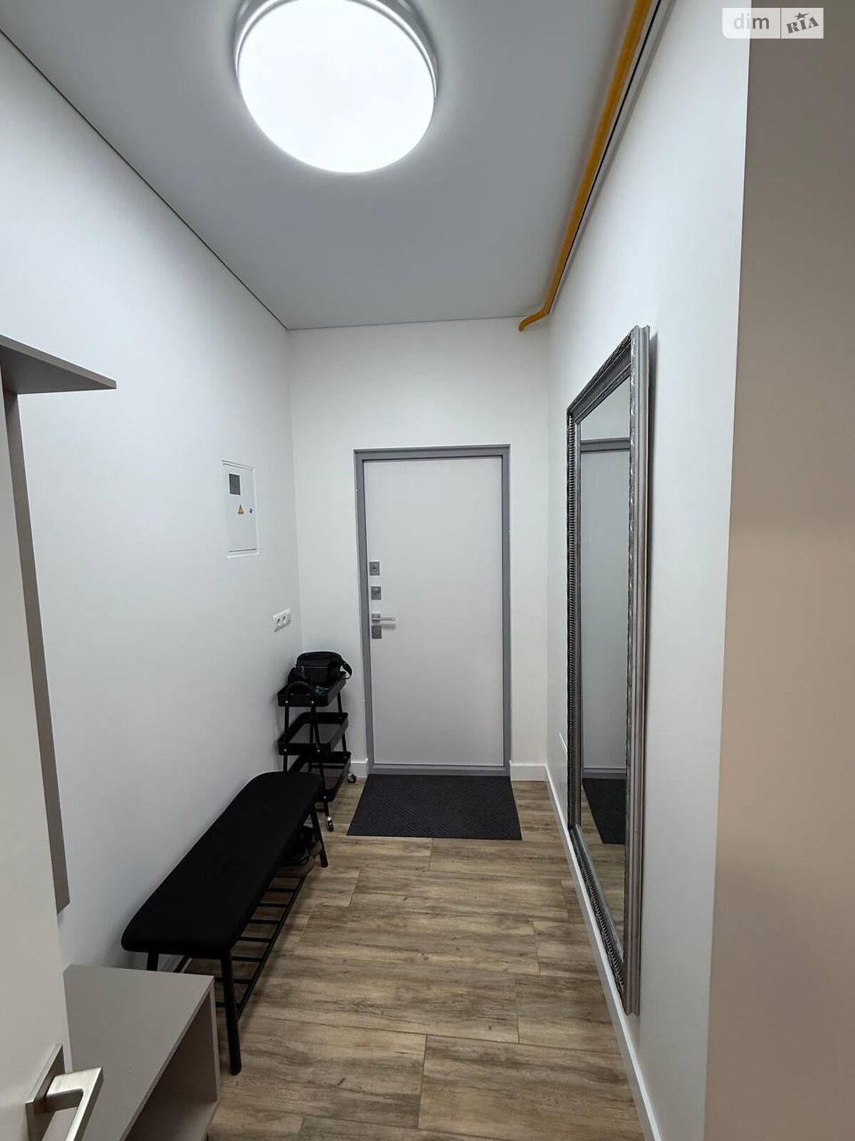 однокімнатна квартира в Києві, район Печерськ, на вул. Еспланадна 32 в довготривалу оренду помісячно фото 1