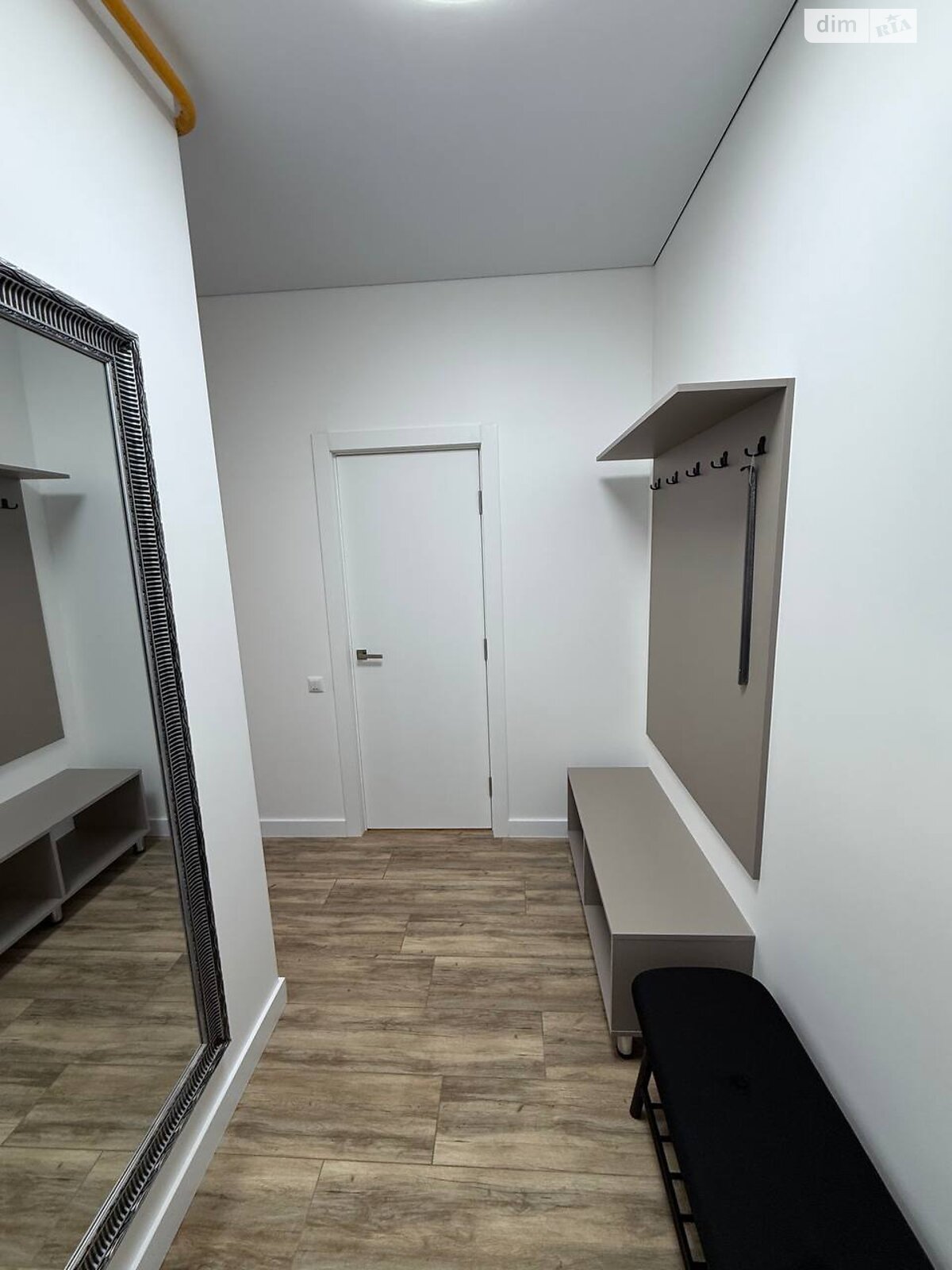 однокімнатна квартира в Києві, район Печерськ, на вул. Еспланадна 32 в довготривалу оренду помісячно фото 1