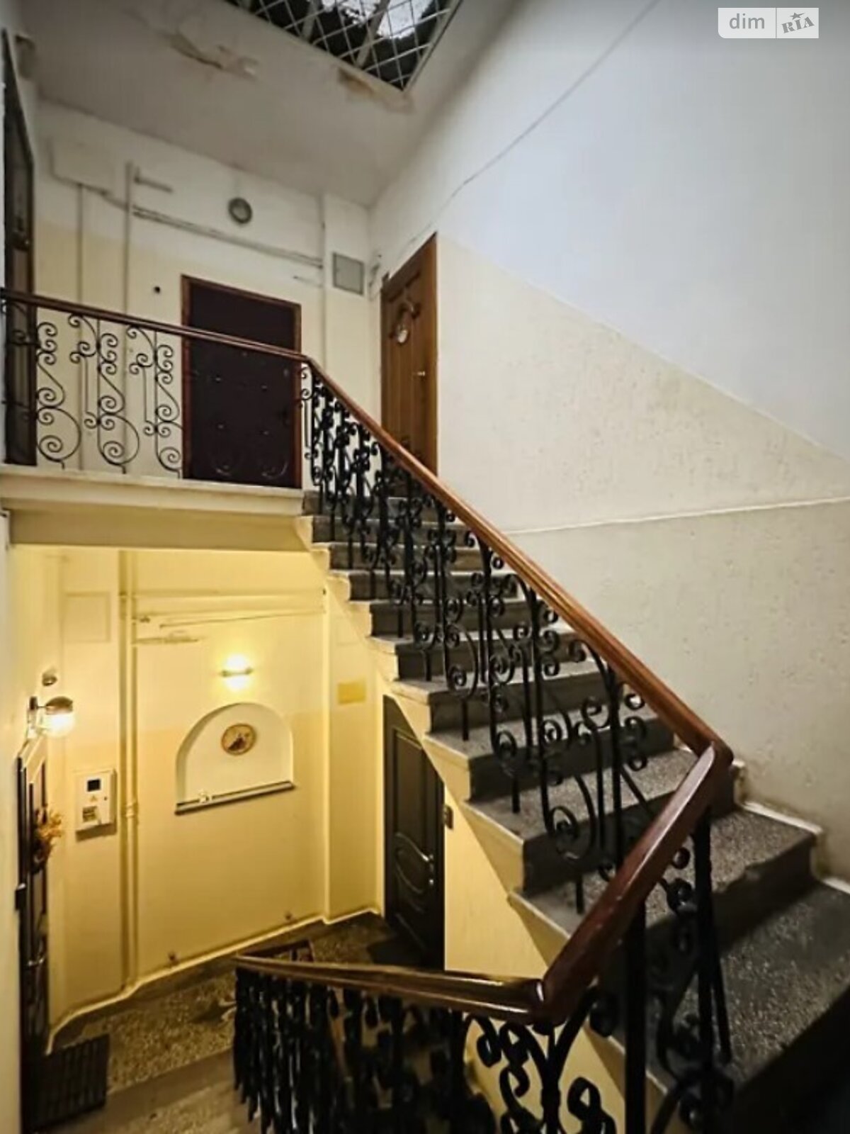 двухкомнатная квартира в Киеве, район Печерск, на ул. Ивана Мазепы 16-18/29 в аренду на долгий срок помесячно фото 1