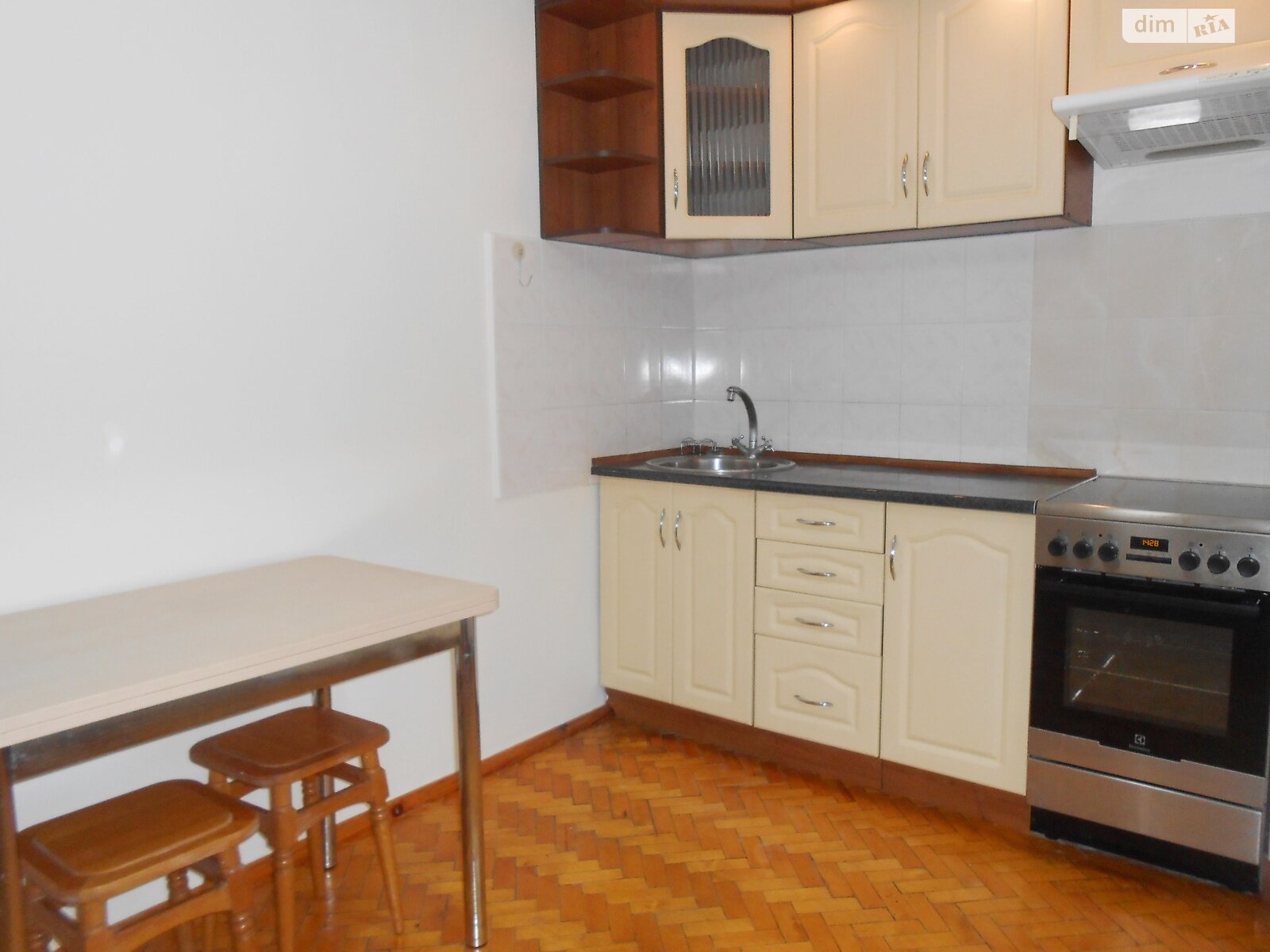 однокімнатна квартира в Києві, район Печерськ, на вул. Князів Острозьких 45/1 корпус 33 в довготривалу оренду помісячно фото 1 однокімнатна квартира в Києві, район Печерськ, на вул. Князів Острозьких 45/1 корпус 33 в довготривалу оренду помісячно фото 1