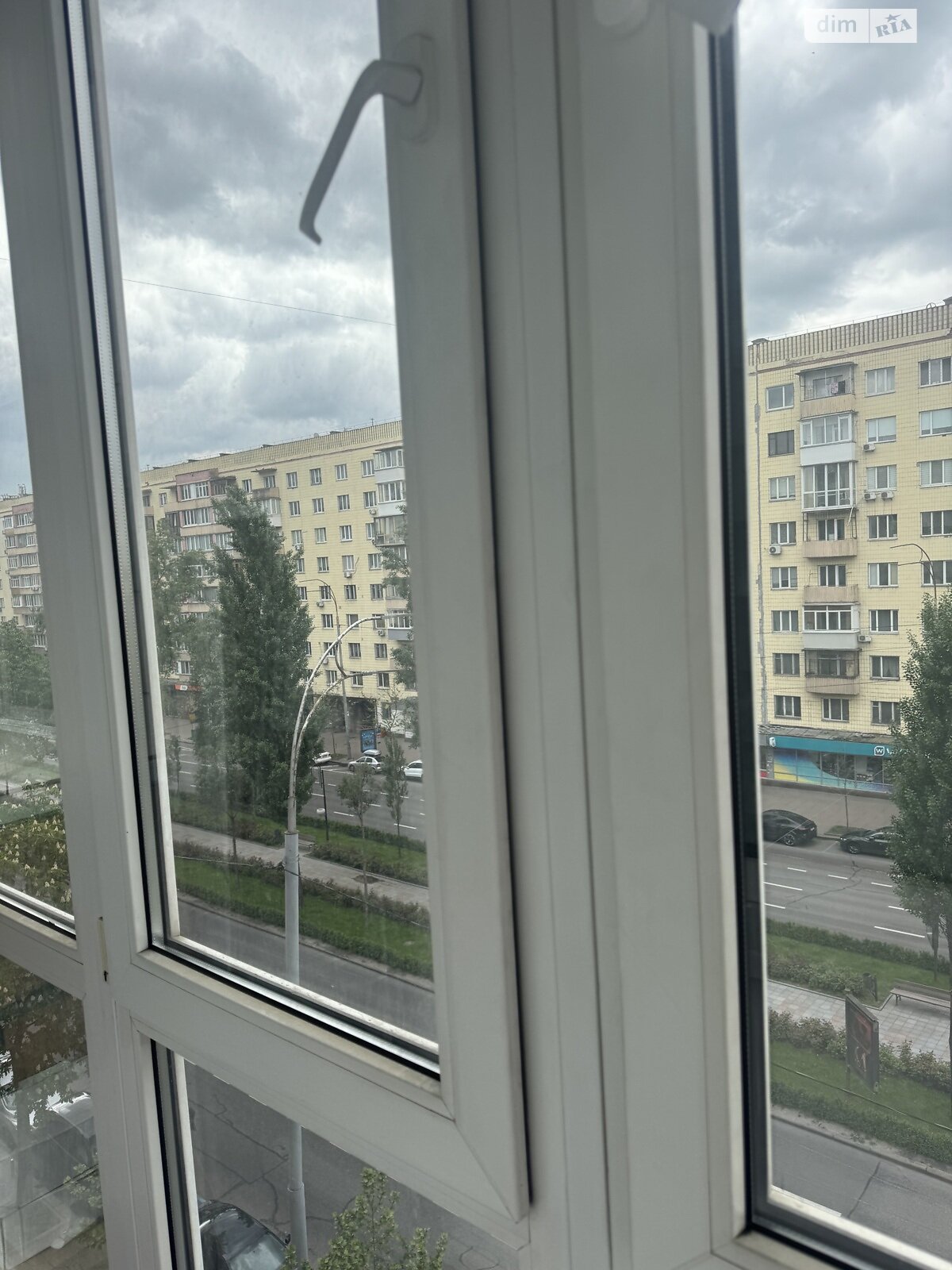 однокомнатная квартира в Киеве, район Печерск, на бул. Леси Украинки 17 в аренду на долгий срок помесячно фото 1 однокомнатная квартира в Киеве, район Печерск, на бул. Леси Украинки 17 в аренду на долгий срок помесячно фото 1