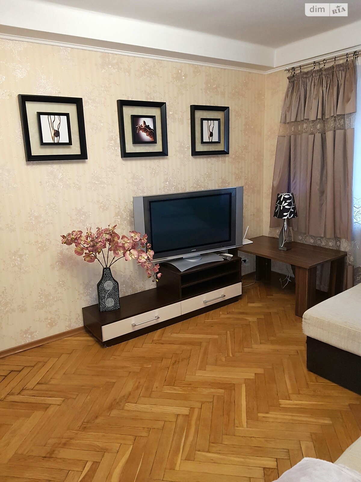 двокімнатна квартира в Києві, район Печерськ, на бул. Лесі Українки 9 в довготривалу оренду помісячно фото 1 двокімнатна квартира в Києві, район Печерськ, на бул. Лесі Українки 9 в довготривалу оренду помісячно фото 1