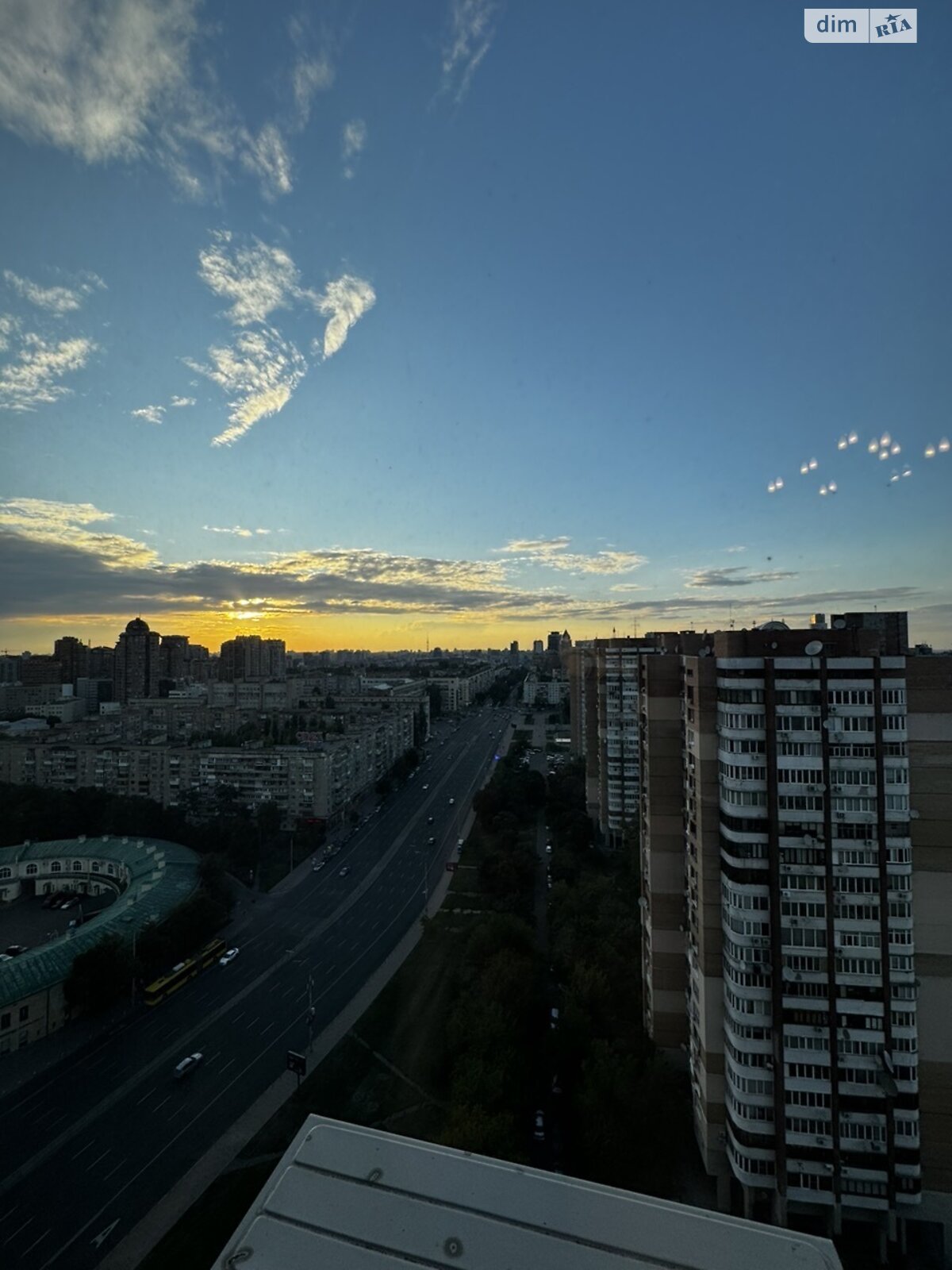 трехкомнатная квартира в Киеве, район Печерск, на бул. Леси Украинки 23 в аренду на долгий срок помесячно фото 1 трехкомнатная квартира в Киеве, район Печерск, на бул. Леси Украинки 23 в аренду на долгий срок помесячно фото 1