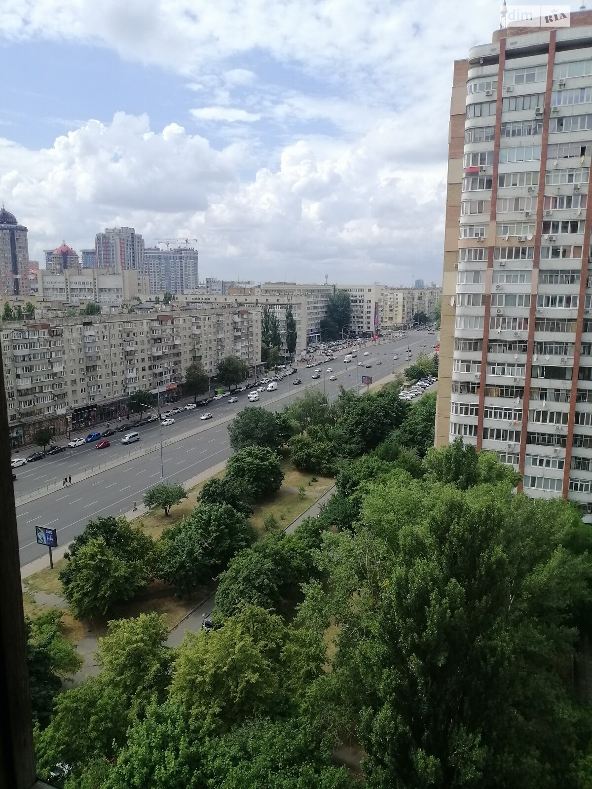 трикімнатна квартира в Києві, район Печерськ, на бул. Лесі Українки 21Б в довготривалу оренду помісячно фото 1 трикімнатна квартира в Києві, район Печерськ, на бул. Лесі Українки 21Б в довготривалу оренду помісячно фото 1