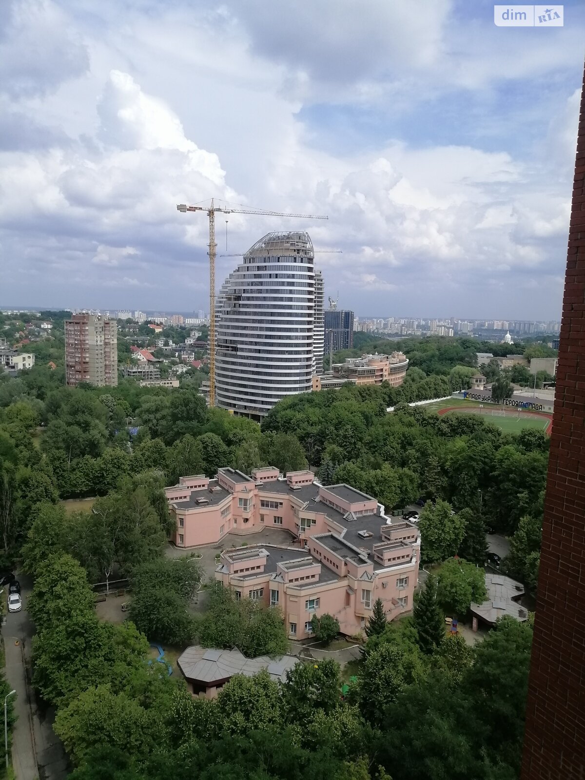 трикімнатна квартира в Києві, район Печерськ, на бул. Лесі Українки 21Б в довготривалу оренду помісячно фото 1 трикімнатна квартира в Києві, район Печерськ, на бул. Лесі Українки 21Б в довготривалу оренду помісячно фото 1