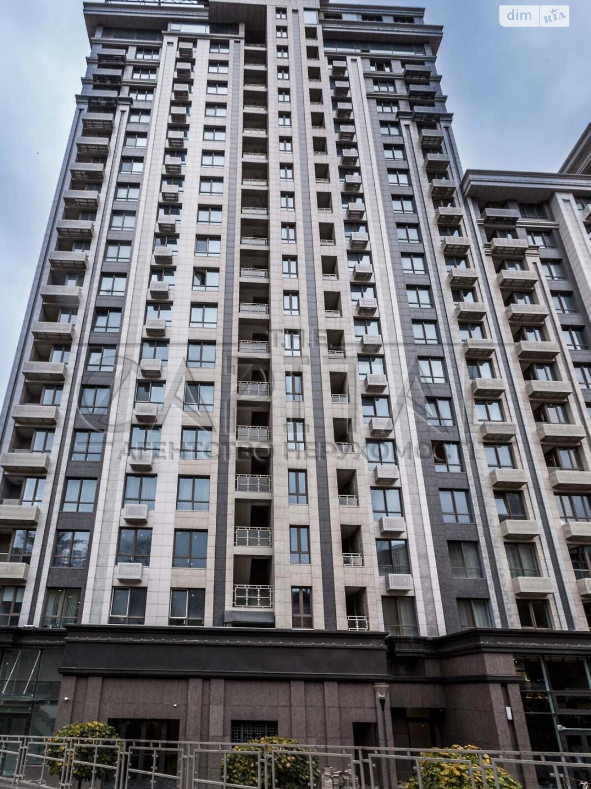 трикімнатна квартира з меблями в Києві, район Печерськ, на пров. Новопечерський в довготривалу оренду помісячно фото 1 трикімнатна квартира з меблями в Києві, район Печерськ, на пров. Новопечерський в довготривалу оренду помісячно фото 1