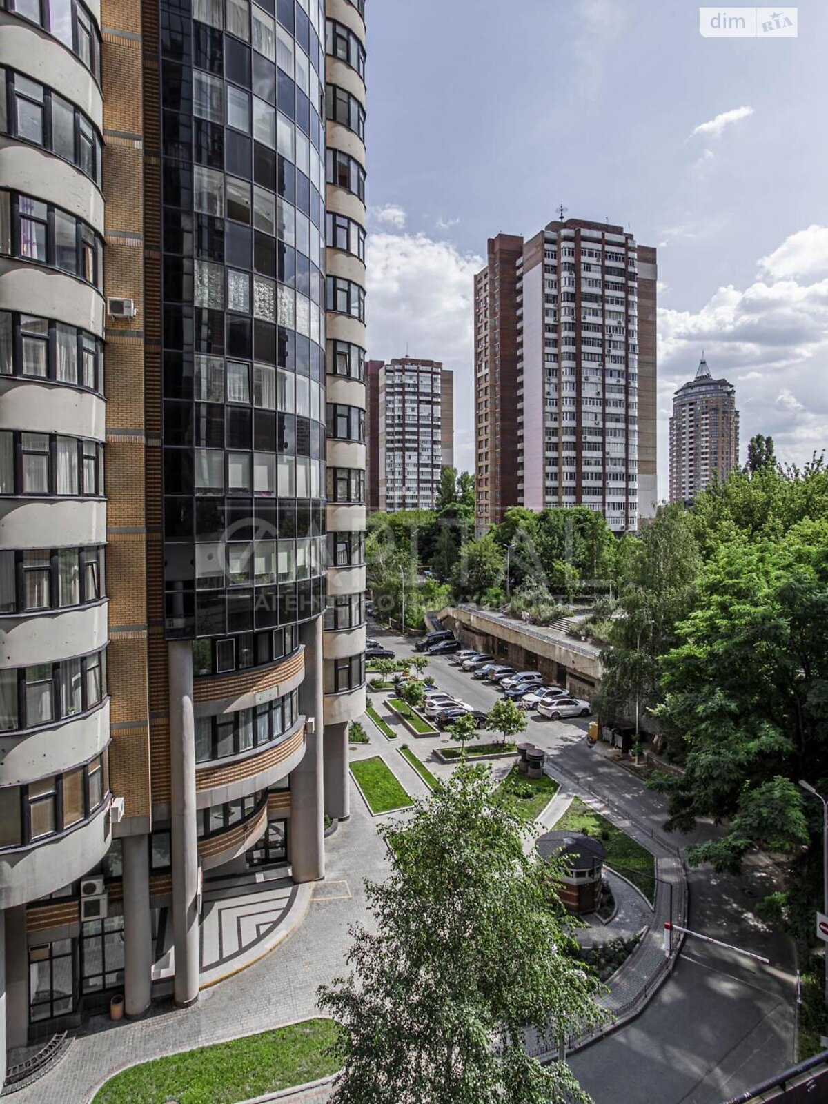 чотирикімнатна квартира в Києві, район Печерськ, на вул. Старонаводницька 4В в довготривалу оренду помісячно фото 1 чотирикімнатна квартира в Києві, район Печерськ, на вул. Старонаводницька 4В в довготривалу оренду помісячно фото 1
