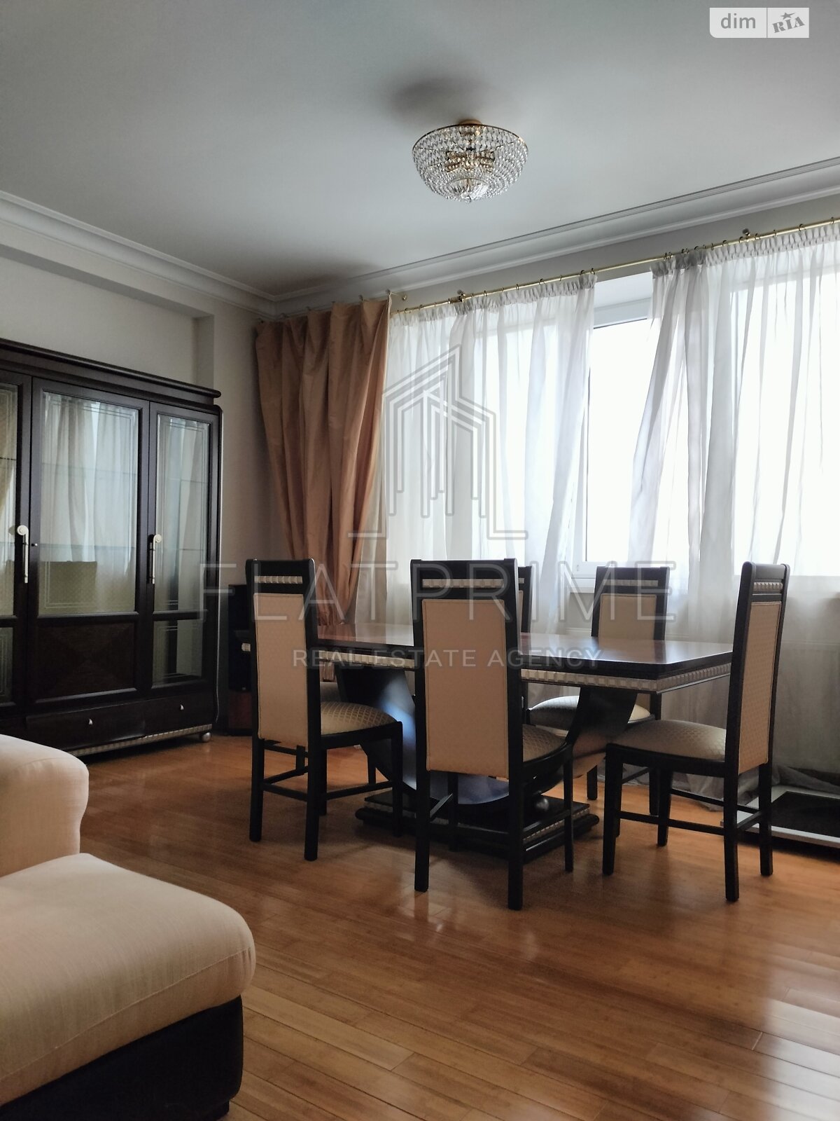чотирикімнатна квартира в Києві, район Печерськ, на вул. Старонаводницька 13 в довготривалу оренду помісячно фото 1 чотирикімнатна квартира в Києві, район Печерськ, на вул. Старонаводницька 13 в довготривалу оренду помісячно фото 1