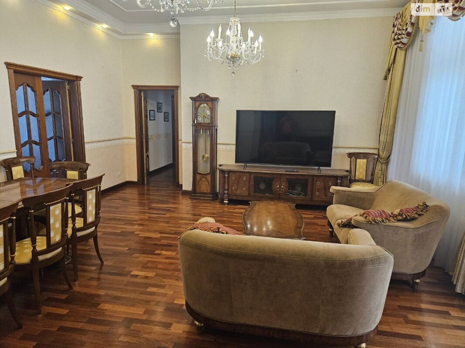 п`ятикімнатна квартира в Києві, район Печерський, на вул. Академіка Богомольця 7/14 в довготривалу оренду помісячно фото 1 п`ятикімнатна квартира в Києві, район Печерський, на вул. Академіка Богомольця 7/14 в довготривалу оренду помісячно фото 1