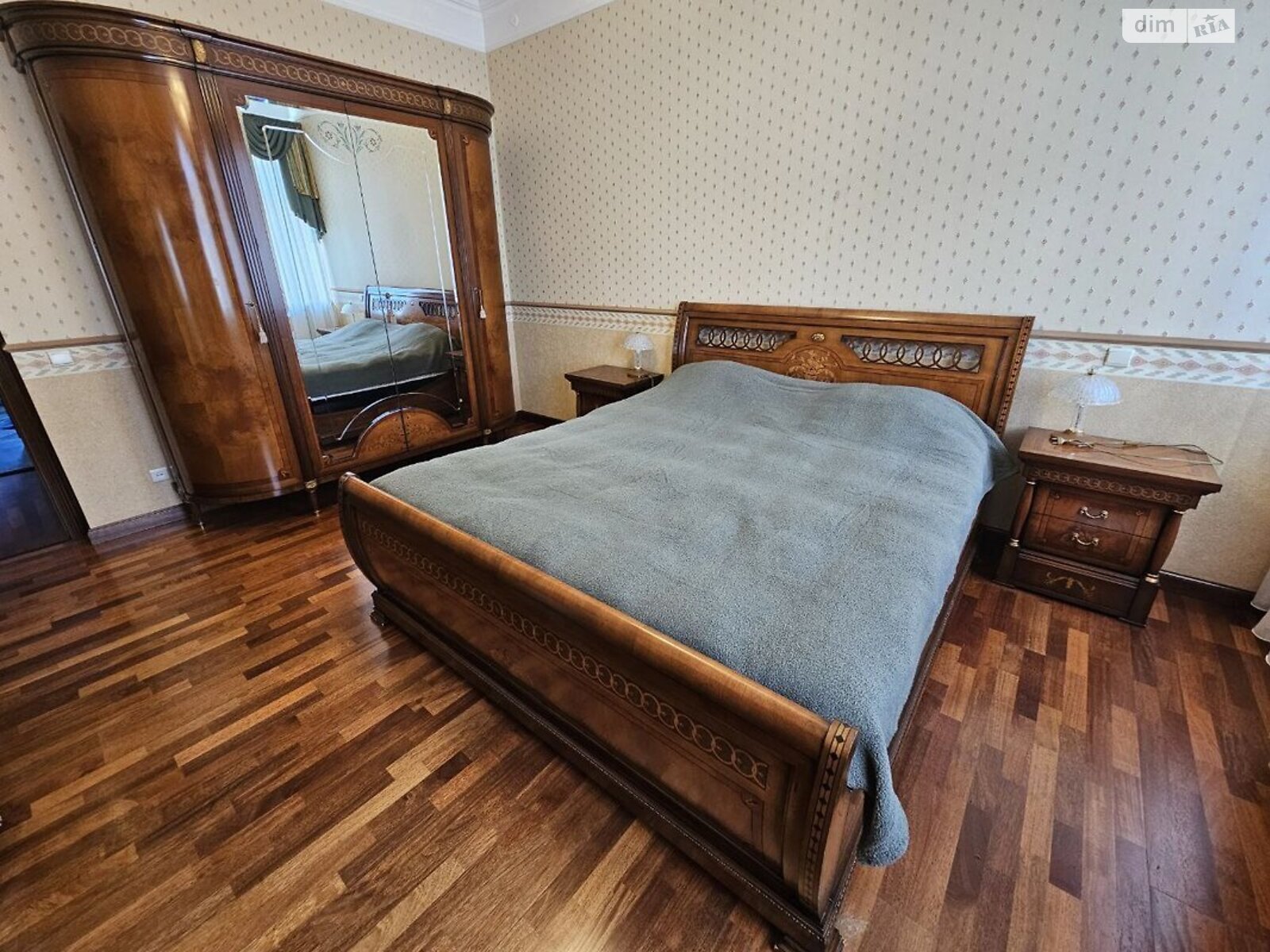 п`ятикімнатна квартира в Києві, район Печерський, на вул. Академіка Богомольця 7/14 в довготривалу оренду помісячно фото 1 п`ятикімнатна квартира в Києві, район Печерський, на вул. Академіка Богомольця 7/14 в довготривалу оренду помісячно фото 1