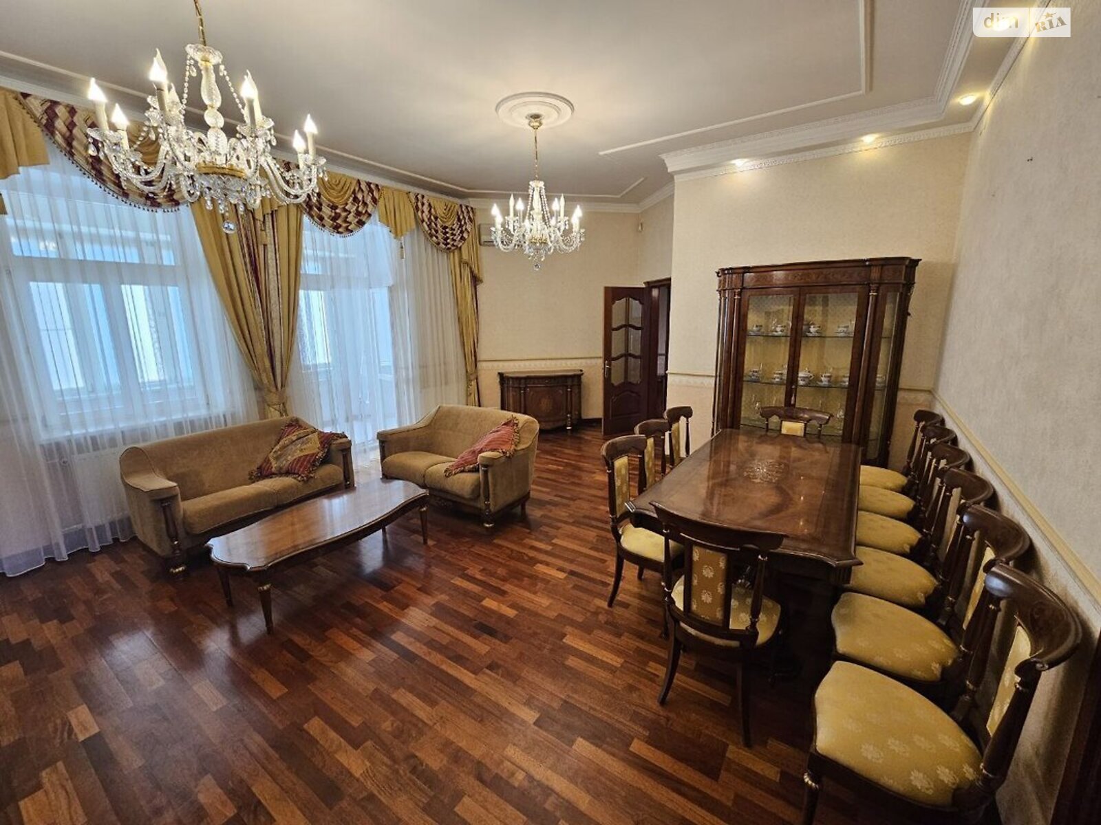 п`ятикімнатна квартира в Києві, район Печерський, на вул. Академіка Богомольця 7/14 в довготривалу оренду помісячно фото 1 п`ятикімнатна квартира в Києві, район Печерський, на вул. Академіка Богомольця 7/14 в довготривалу оренду помісячно фото 1