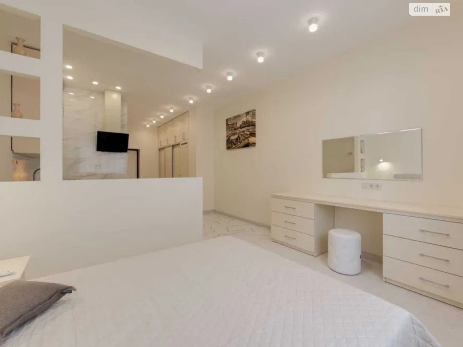 однокомнатная квартира в Киеве, район Печерский, на ул. Андрея Верхогляда 14А в аренду на долгий срок помесячно фото 1