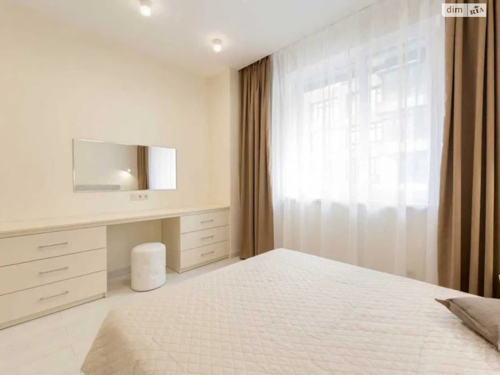 однокомнатная квартира в Киеве, район Печерский, на ул. Андрея Верхогляда 14А в аренду на долгий срок помесячно фото 1