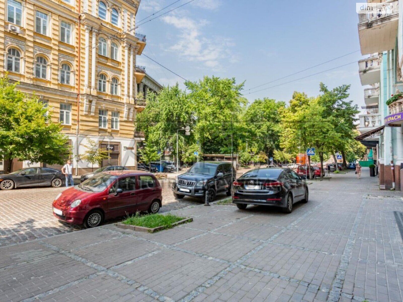 трехкомнатная квартира с мебелью в Киеве, район Печерский, на ул. Архитектора Городецкого в аренду на долгий срок помесячно фото 1 трехкомнатная квартира с мебелью в Киеве, район Печерский, на ул. Архитектора Городецкого в аренду на долгий срок помесячно фото 1