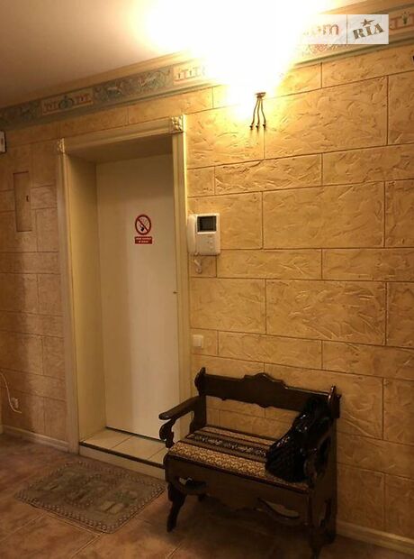 трехкомнатная квартира в Киеве, район Печерский, на ул. Бассейная 11 в аренду на долгий срок помесячно фото 1 трехкомнатная квартира в Киеве, район Печерский, на ул. Бассейная 11 в аренду на долгий срок помесячно фото 1