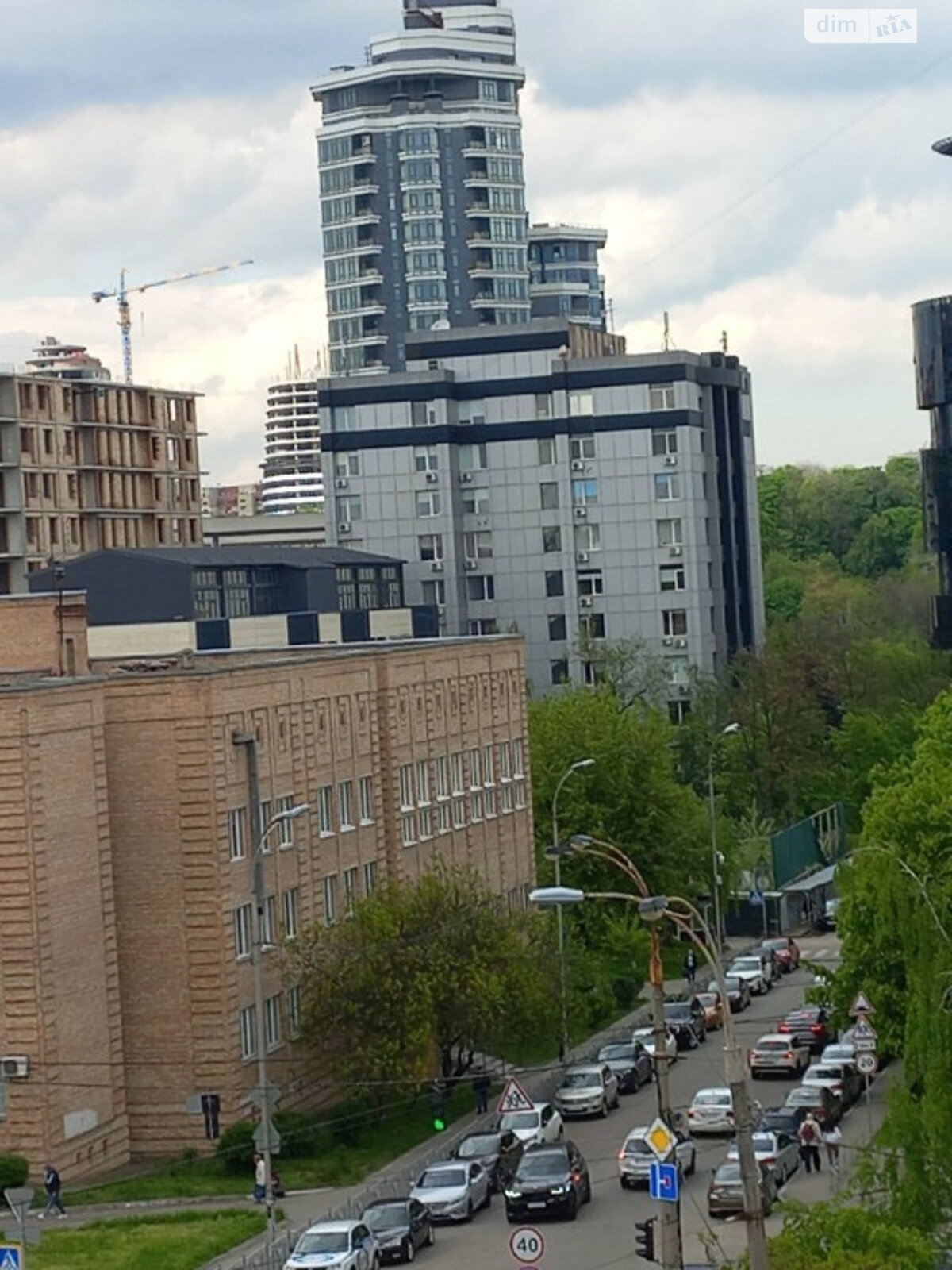 двухкомнатная квартира в Киеве, район Печерский, на ул. Бастионная 10 в аренду на долгий срок помесячно фото 1