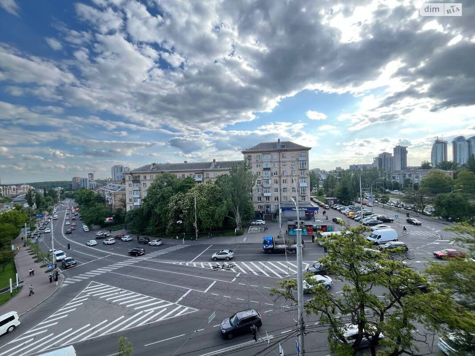 двухкомнатная квартира в Киеве, район Печерский, на ул. Бастионная 1/36 в аренду на долгий срок помесячно фото 1 двухкомнатная квартира в Киеве, район Печерский, на ул. Бастионная 1/36 в аренду на долгий срок помесячно фото 1