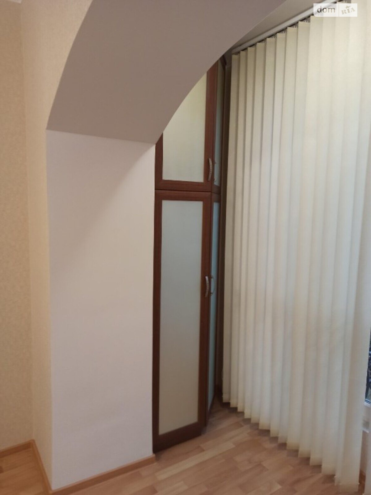 двокімнатна квартира з меблями в Києві, район Печерський, на вул. Андрія Верхогляда 6Б в довготривалу оренду помісячно фото 1 двокімнатна квартира з меблями в Києві, район Печерський, на вул. Андрія Верхогляда 6Б в довготривалу оренду помісячно фото 1