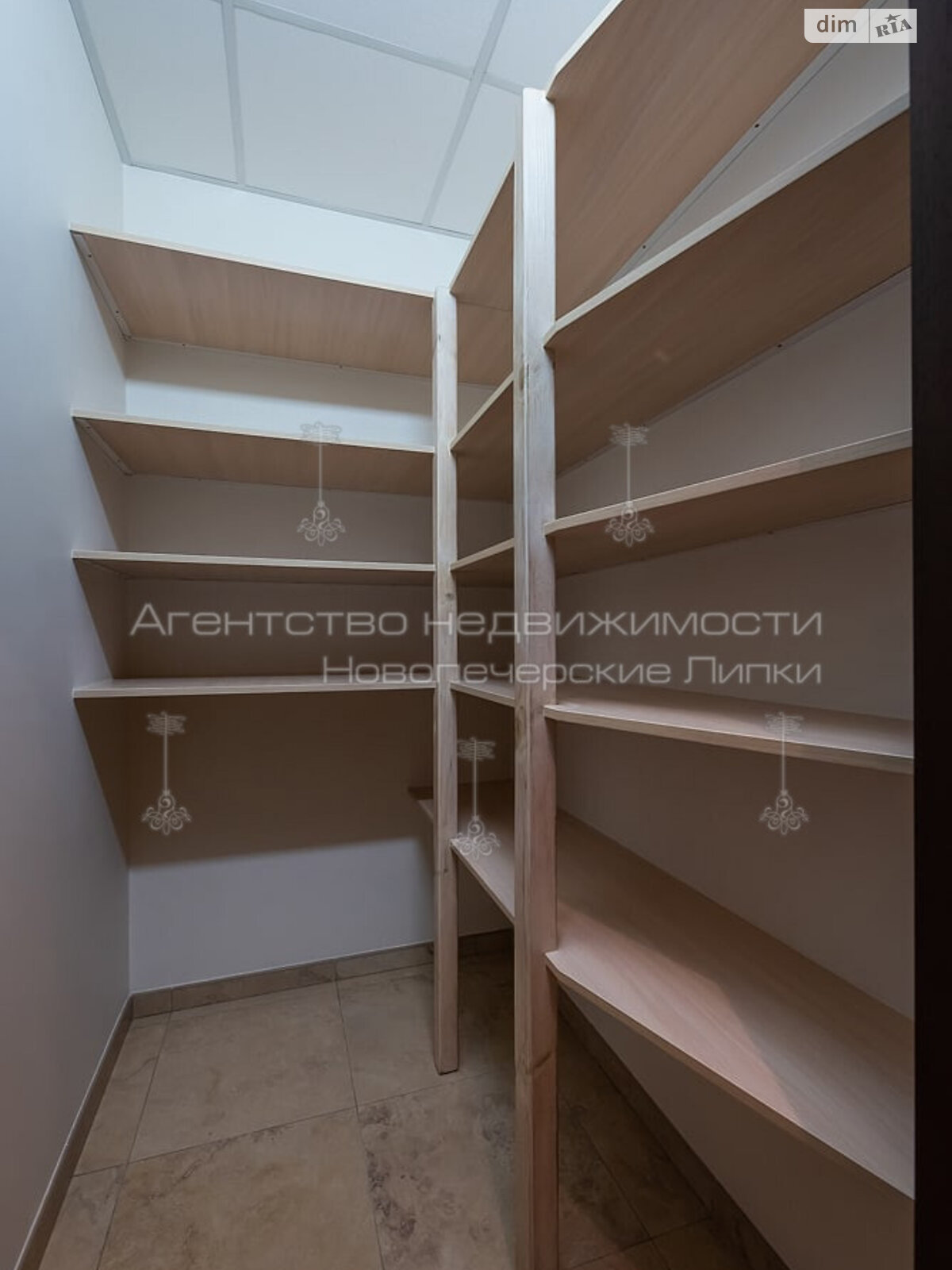 трехкомнатная квартира в Киеве, район Печерский, на ул. Андрея Верхогляда 5 в аренду на долгий срок помесячно фото 1 трехкомнатная квартира в Киеве, район Печерский, на ул. Андрея Верхогляда 5 в аренду на долгий срок помесячно фото 1