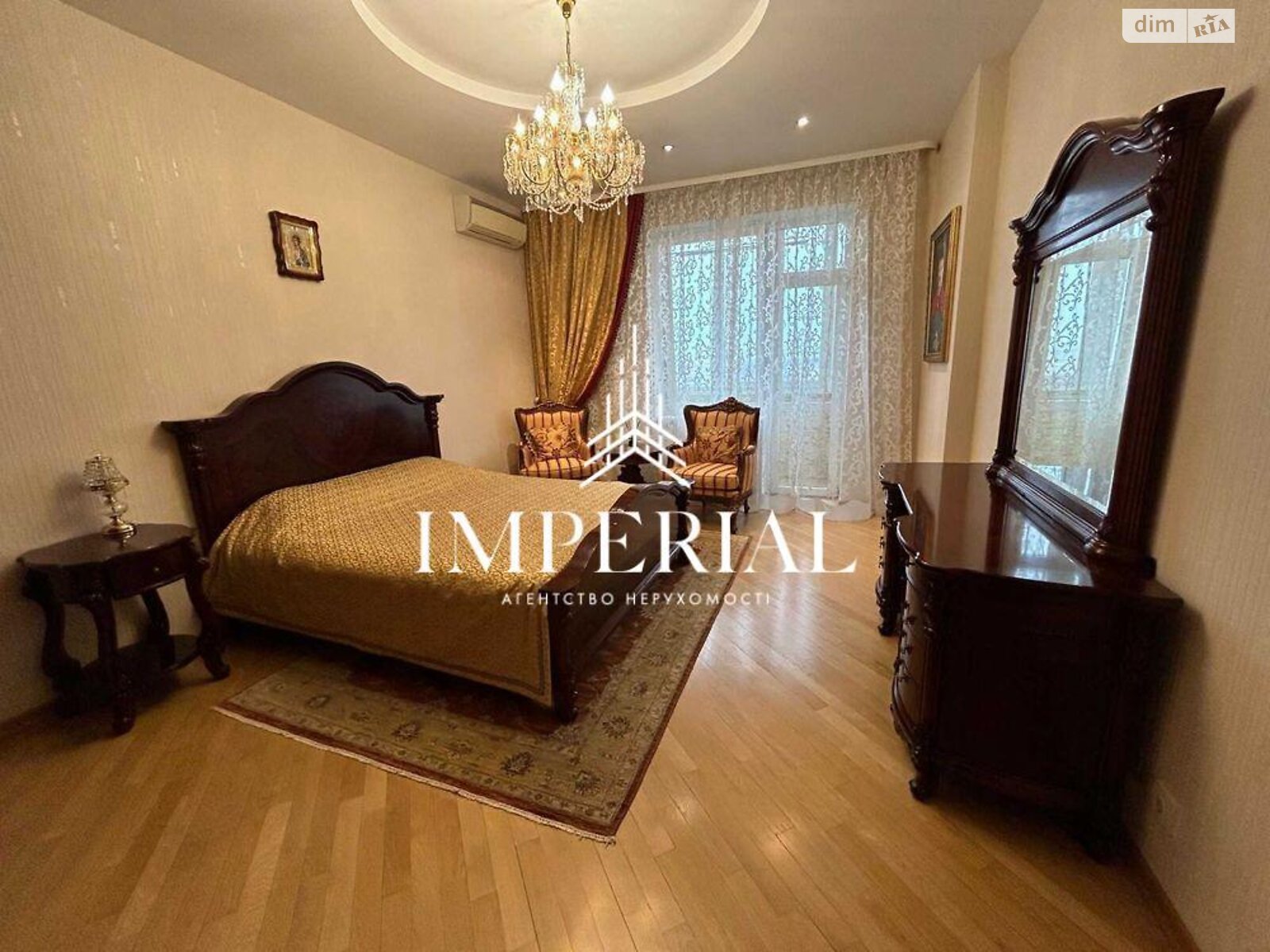 трехкомнатная квартира в Киеве, район Печерский, на ул. Институтская 17/5 в аренду на долгий срок помесячно фото 1