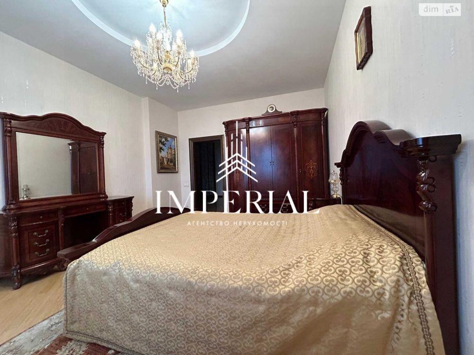 трехкомнатная квартира в Киеве, район Печерский, на ул. Институтская 17/5 в аренду на долгий срок помесячно фото 1