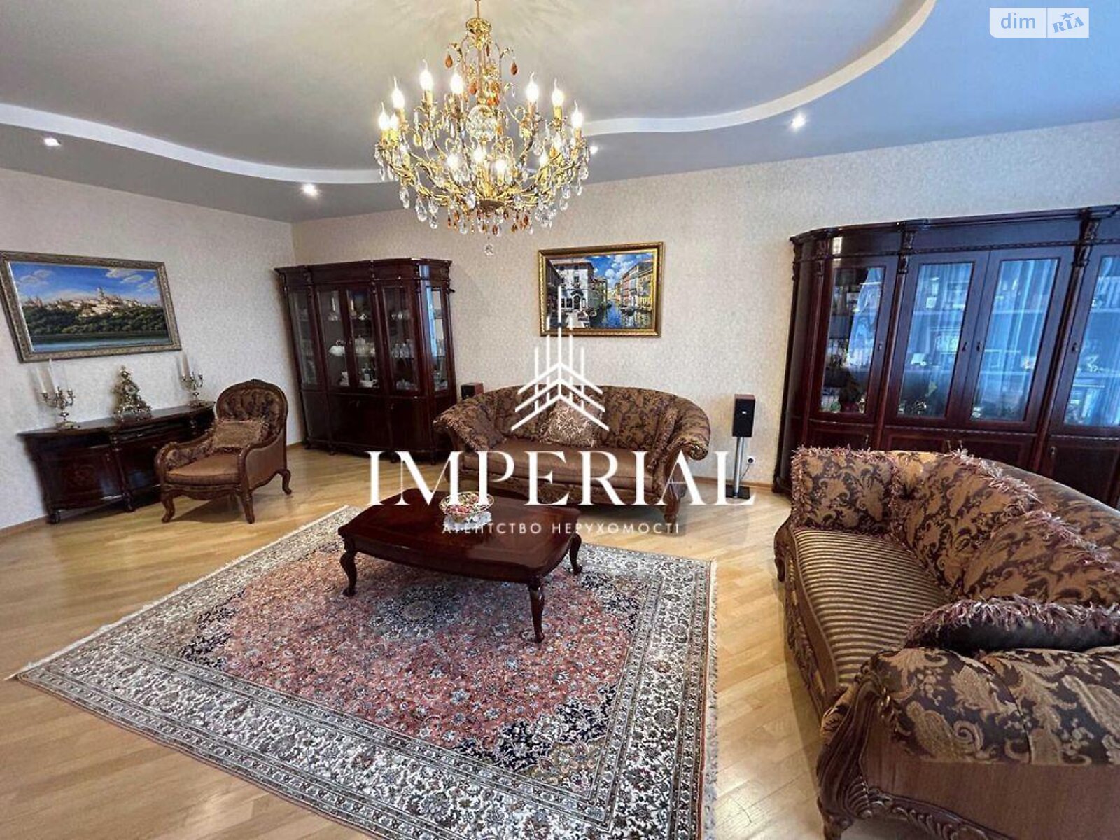 трехкомнатная квартира в Киеве, район Печерский, на ул. Институтская 17/5 в аренду на долгий срок помесячно фото 1