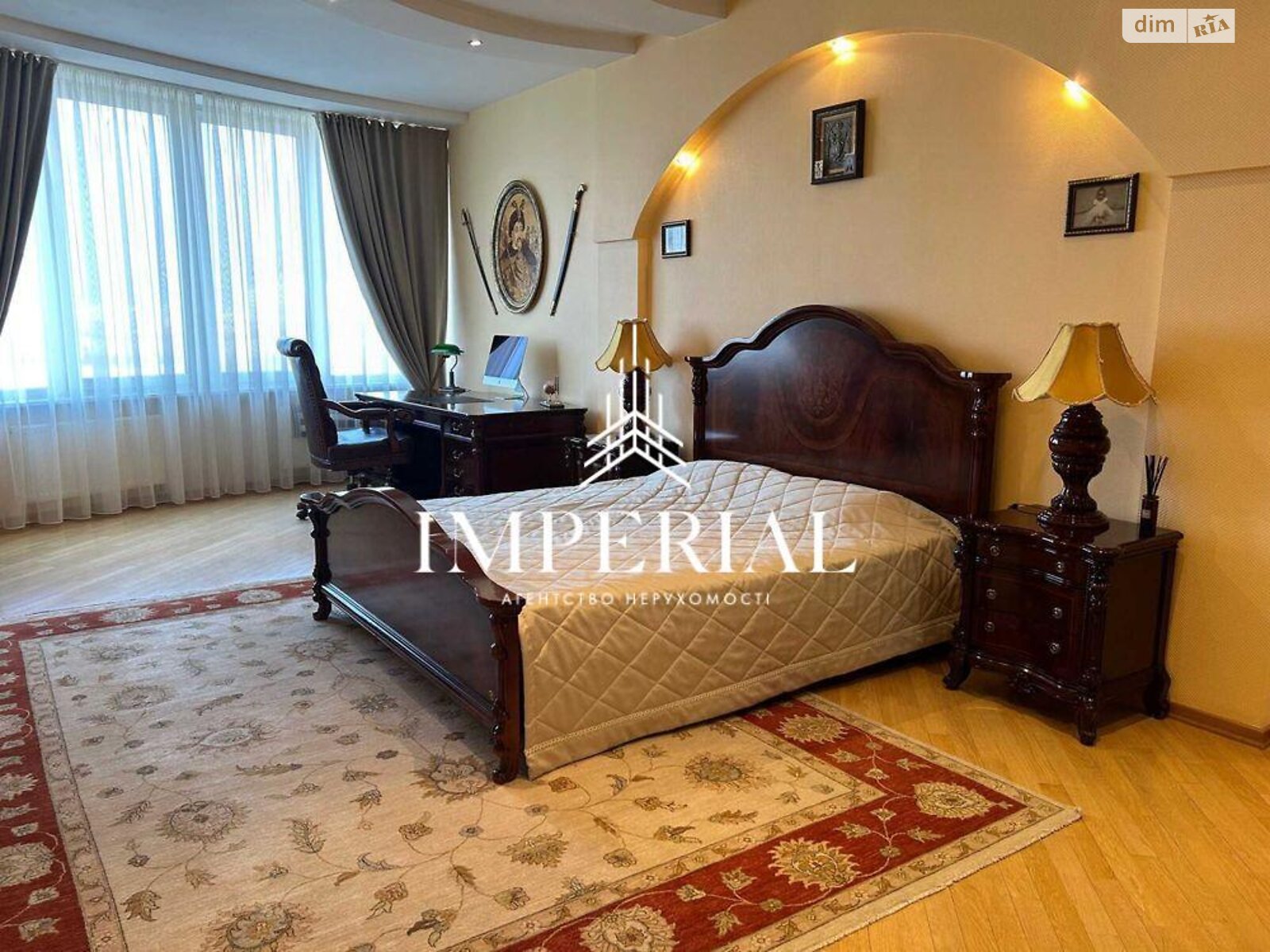 трехкомнатная квартира в Киеве, район Печерский, на ул. Институтская 17/5 в аренду на долгий срок помесячно фото 1