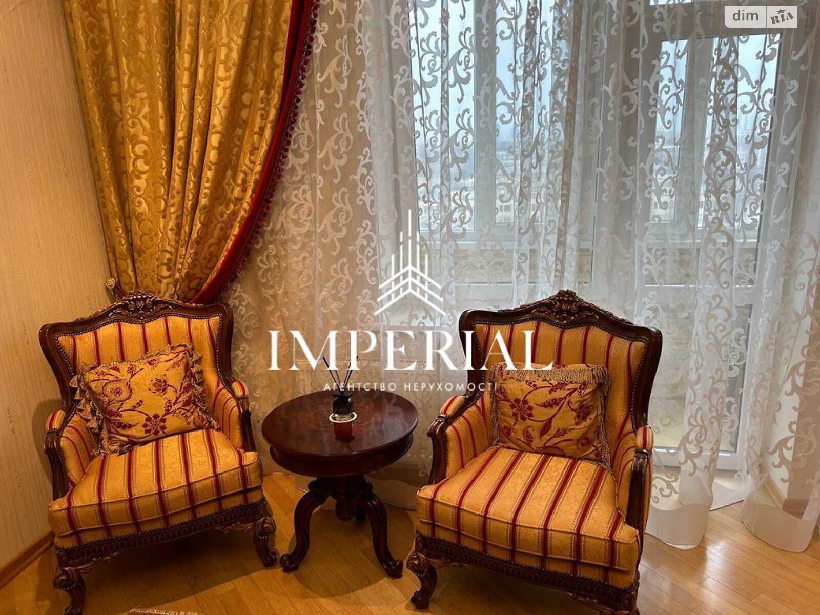 трехкомнатная квартира в Киеве, район Печерский, на ул. Институтская 17/5 в аренду на долгий срок помесячно фото 1