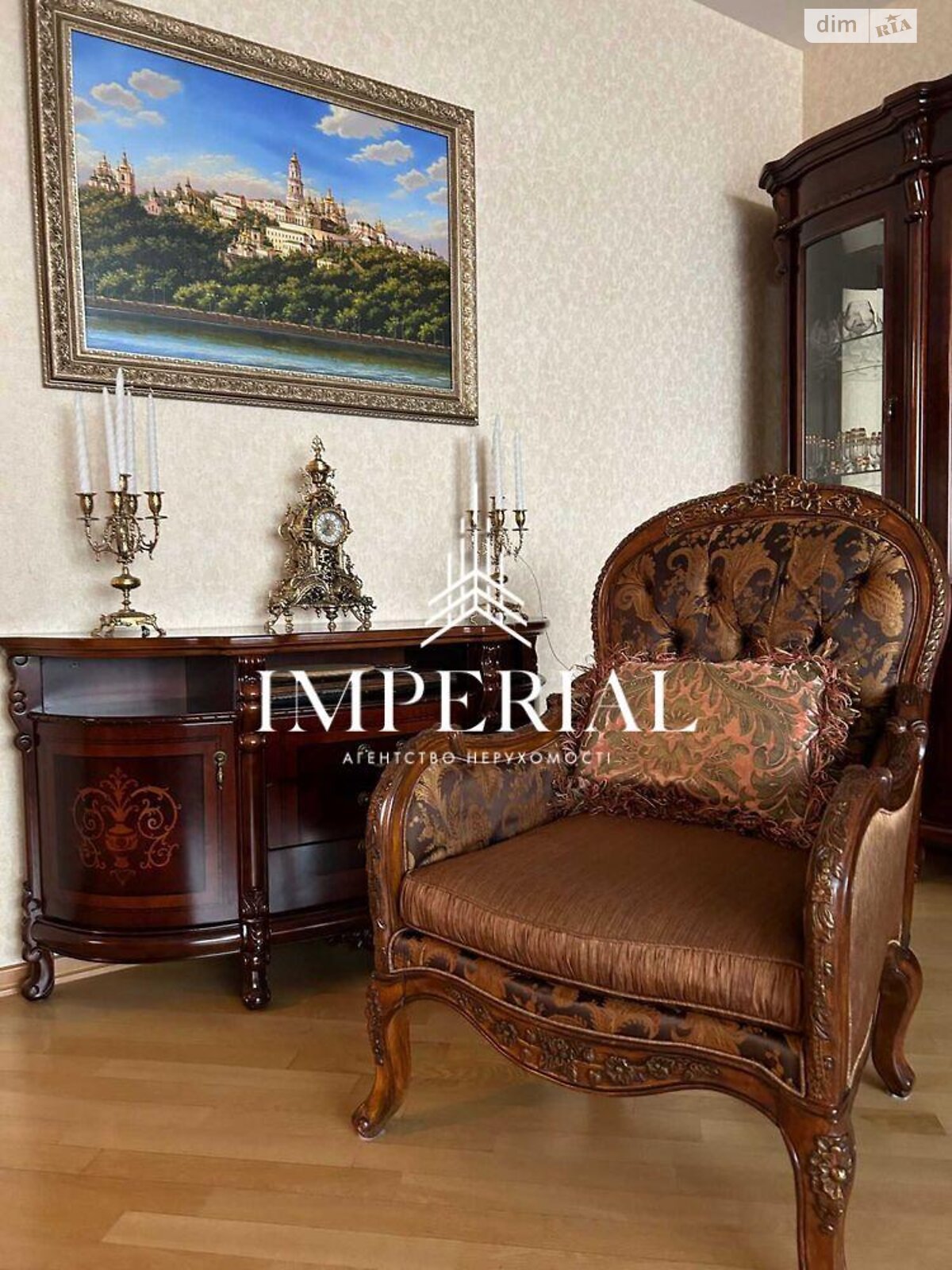 трехкомнатная квартира в Киеве, район Печерский, на ул. Институтская 17/5 в аренду на долгий срок помесячно фото 1