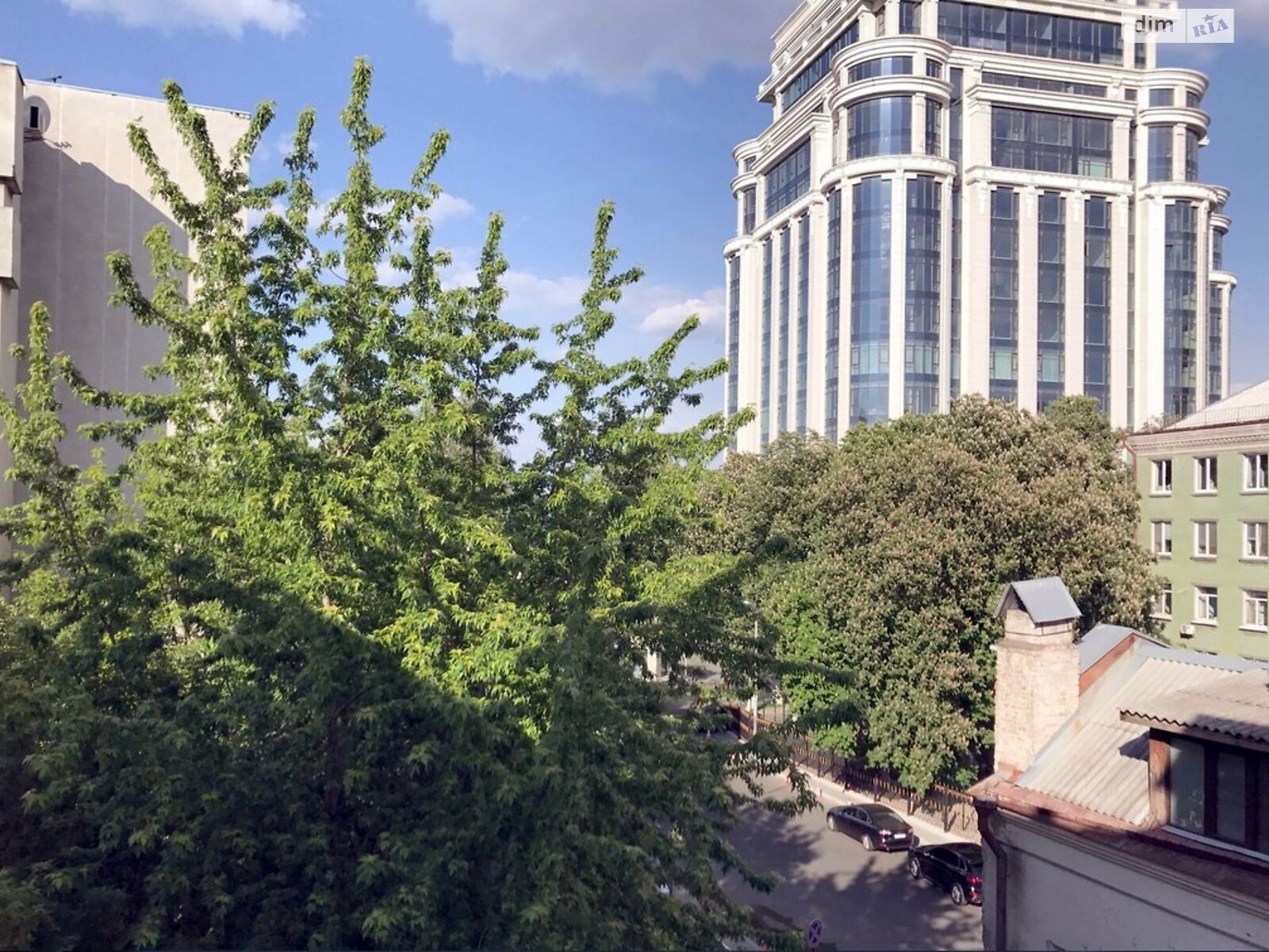 двухкомнатная квартира в Киеве, район Печерский, на ул. Ивана Мазепы 9 в аренду на долгий срок помесячно фото 1