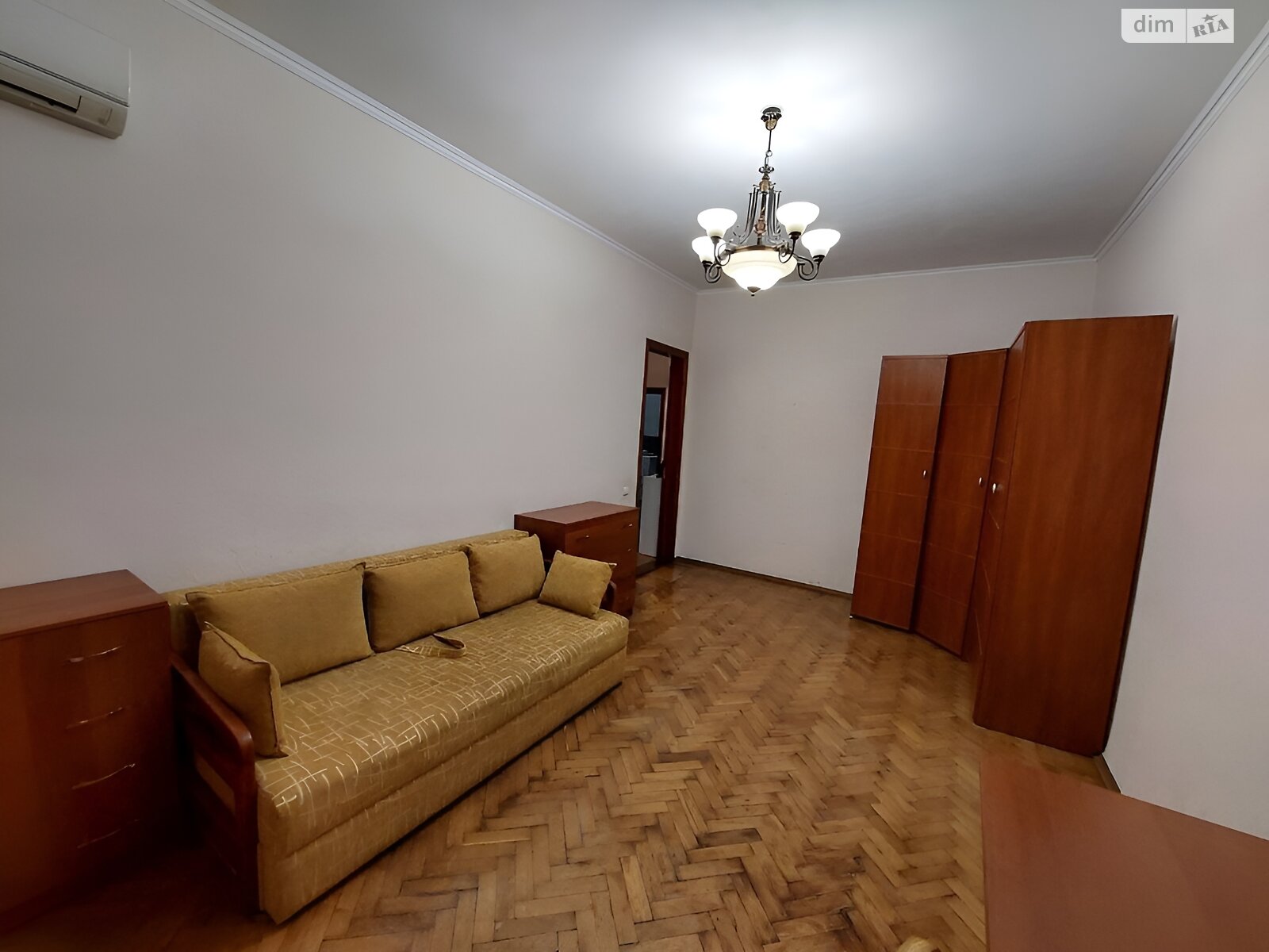 трикімнатна квартира в Києві, район Печерський, на вул. Івана Мазепи 3 в довготривалу оренду помісячно фото 1 трикімнатна квартира в Києві, район Печерський, на вул. Івана Мазепи 3 в довготривалу оренду помісячно фото 1