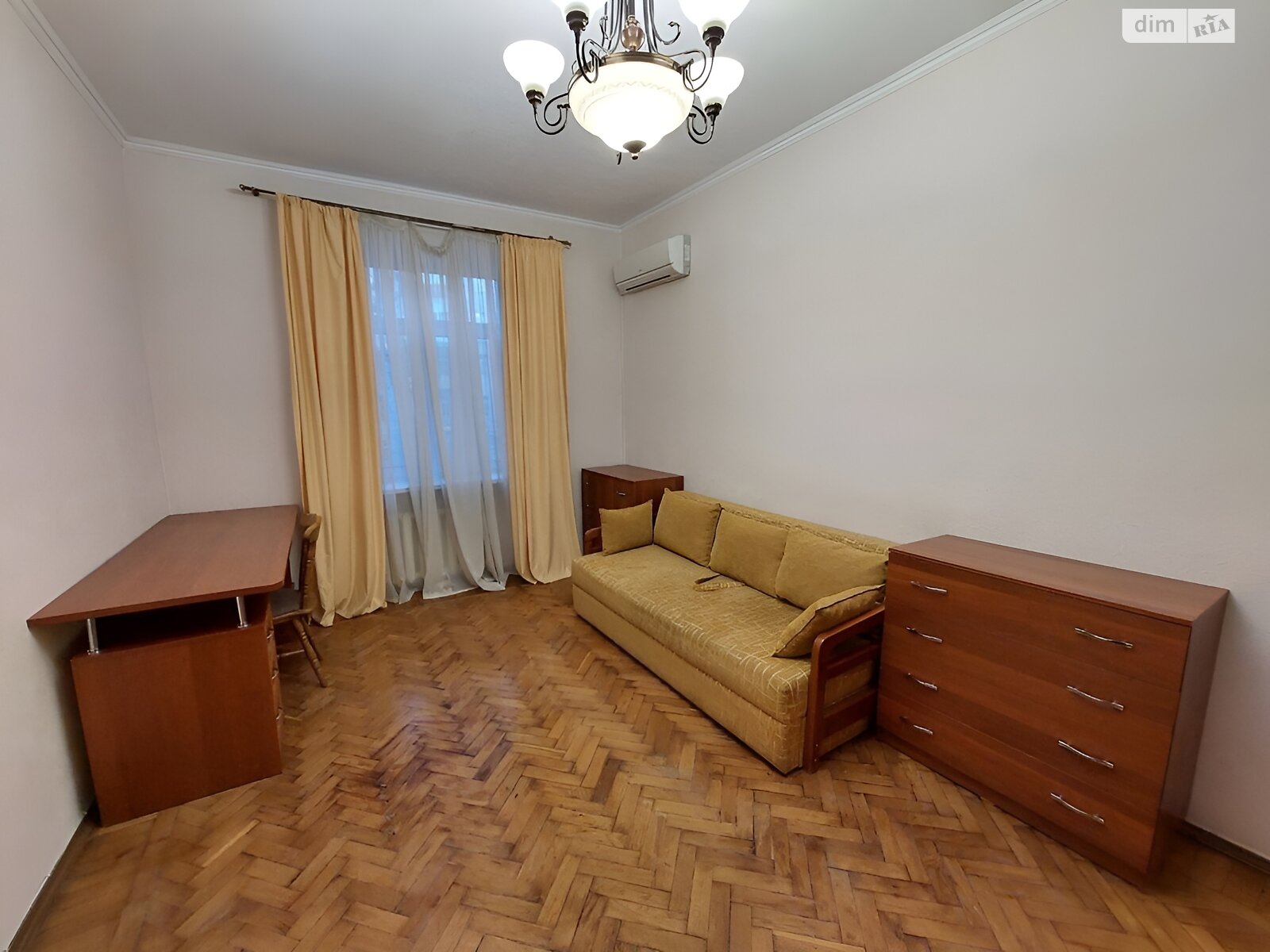 трикімнатна квартира в Києві, район Печерський, на вул. Івана Мазепи 3 в довготривалу оренду помісячно фото 1 трикімнатна квартира в Києві, район Печерський, на вул. Івана Мазепи 3 в довготривалу оренду помісячно фото 1