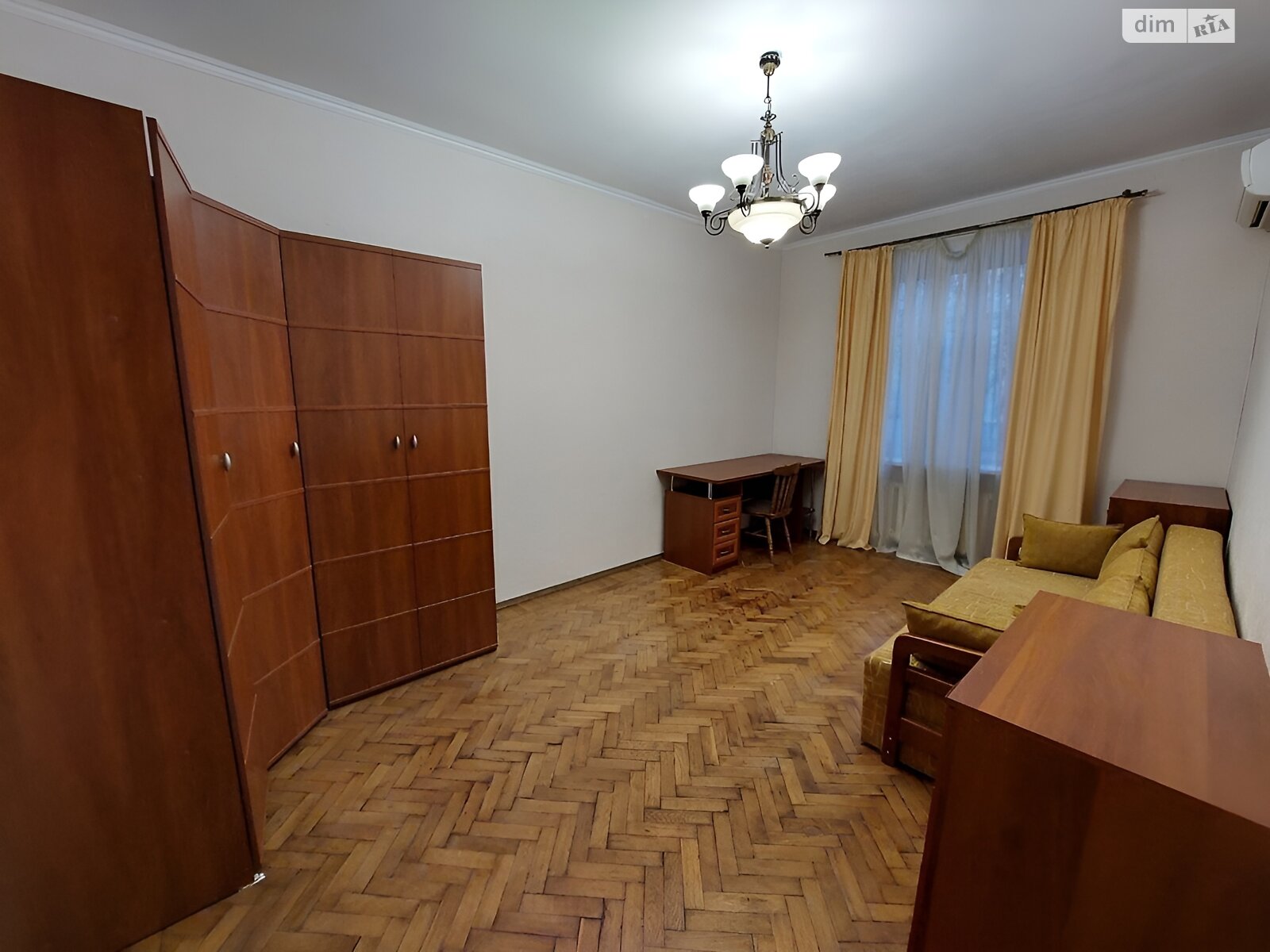 трикімнатна квартира в Києві, район Печерський, на вул. Івана Мазепи 3 в довготривалу оренду помісячно фото 1 трикімнатна квартира в Києві, район Печерський, на вул. Івана Мазепи 3 в довготривалу оренду помісячно фото 1