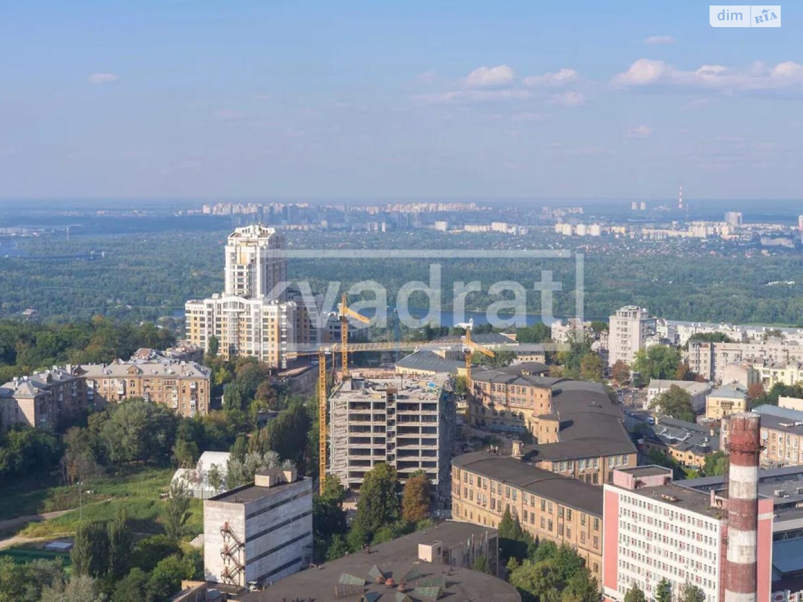 трехкомнатная квартира в Киеве, район Печерский, на спуск Кловский 7 в аренду на долгий срок помесячно фото 1