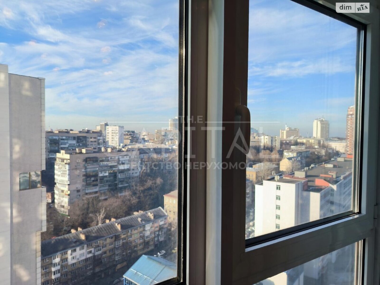 двухкомнатная квартира в Киеве, район Печерский, на спуск Кловский 7 в аренду на долгий срок помесячно фото 1