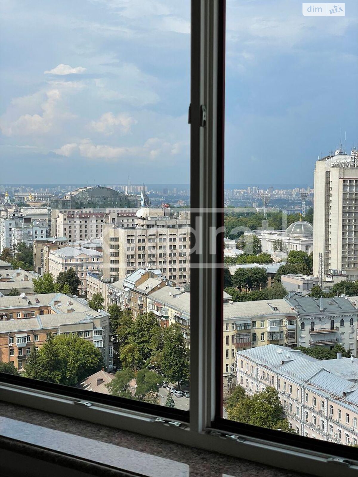 двухкомнатная квартира в Киеве, район Печерский, на спуск Кловский 5 в аренду на долгий срок помесячно фото 1
