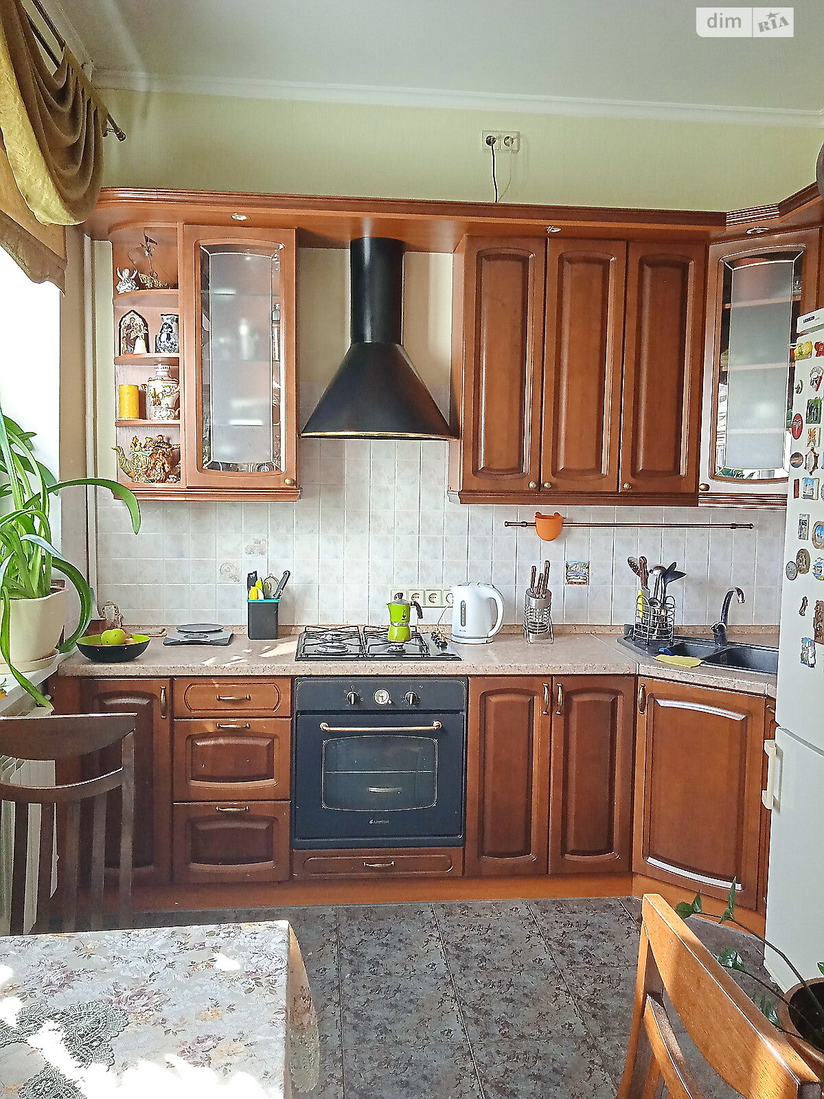 трикімнатна квартира в Києві, район Печерський, на узвіз Кловський 4 в довготривалу оренду помісячно фото 1 трикімнатна квартира в Києві, район Печерський, на узвіз Кловський 4 в довготривалу оренду помісячно фото 1