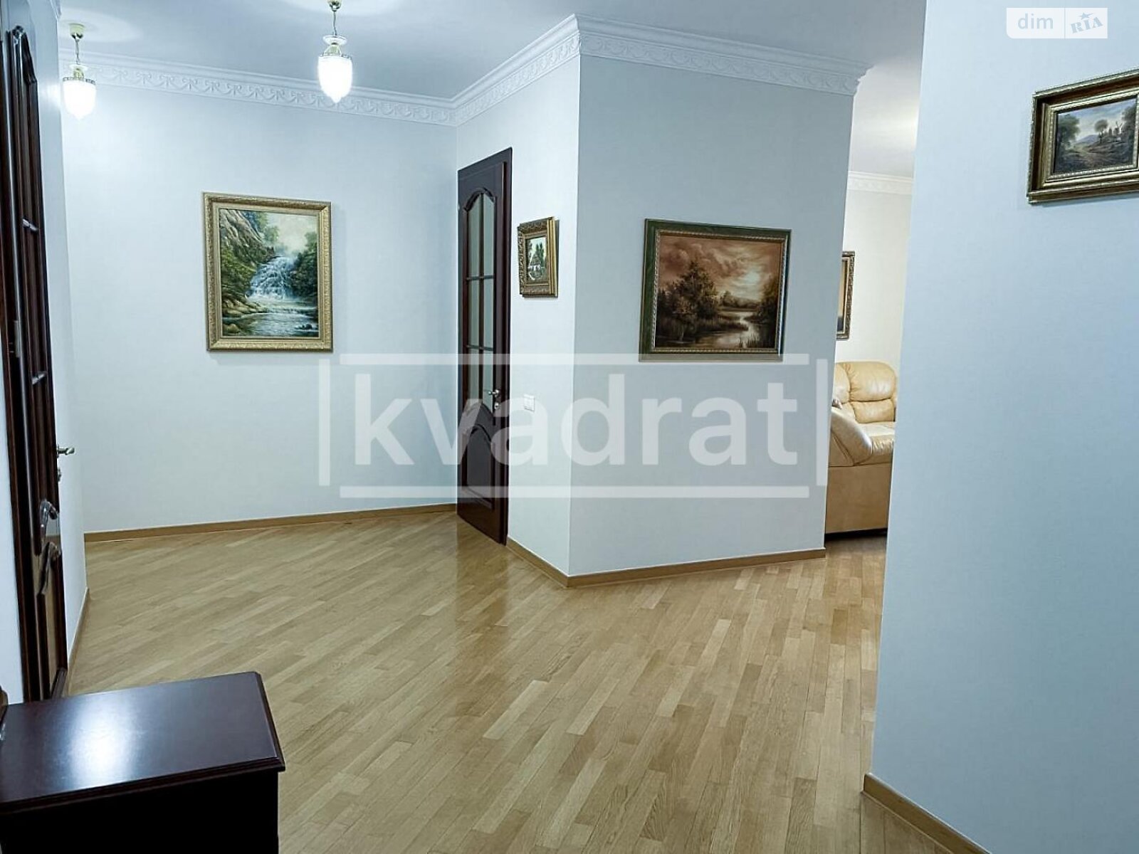 чотирикімнатна квартира в Києві, район Печерський, на узвіз Кловський 5 в довготривалу оренду помісячно фото 1 чотирикімнатна квартира в Києві, район Печерський, на узвіз Кловський 5 в довготривалу оренду помісячно фото 1