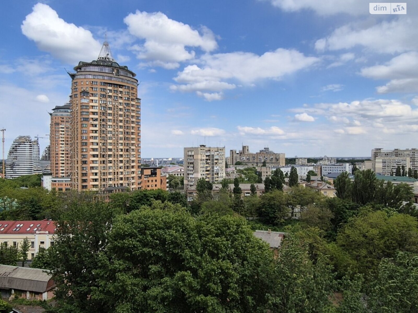 однокомнатная квартира в Киеве, район Печерский, на ул. Коновальца Евгения 44А в аренду на долгий срок помесячно фото 1 однокомнатная квартира в Киеве, район Печерский, на ул. Коновальца Евгения 44А в аренду на долгий срок помесячно фото 1