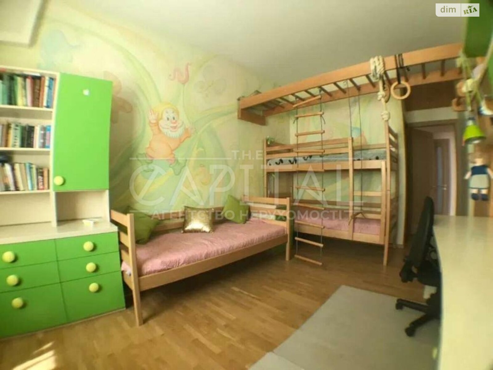 трехкомнатная квартира с мебелью в Киеве, район Печерский, на ул. Ковпака 17 в аренду на долгий срок помесячно фото 1