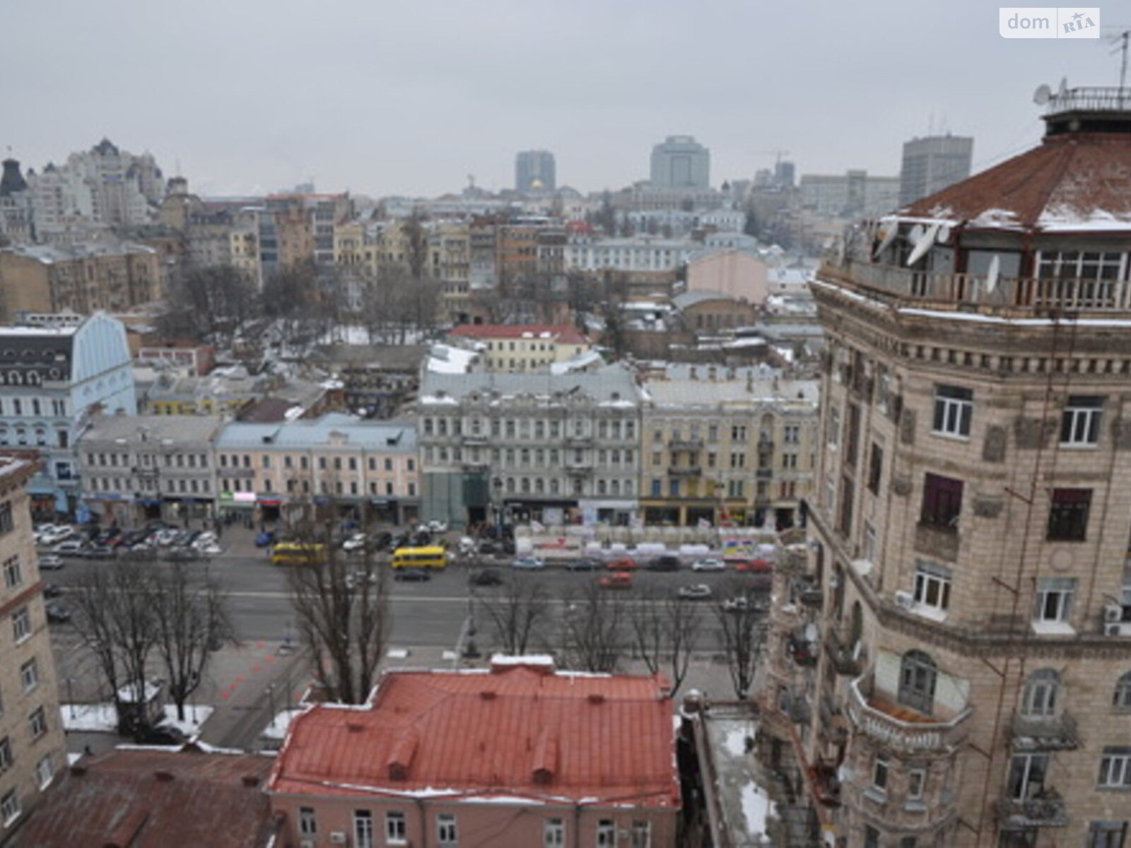 четырехкомнатная квартира в Киеве, район Печерский, на ул. Крещатик в аренду на долгий срок помесячно фото 1