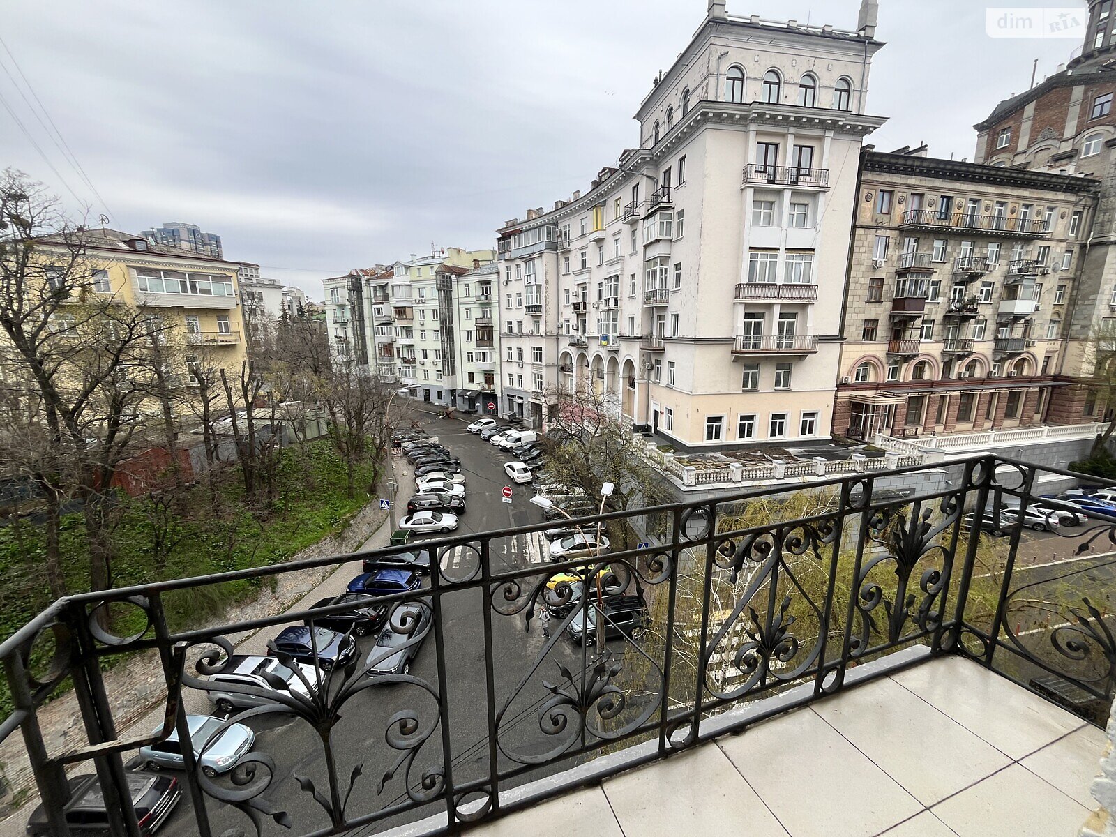однокімнатна квартира в Києві, район Печерський, на вул. Круглоуніверситетська 14 в довготривалу оренду помісячно фото 1 однокімнатна квартира в Києві, район Печерський, на вул. Круглоуніверситетська 14 в довготривалу оренду помісячно фото 1