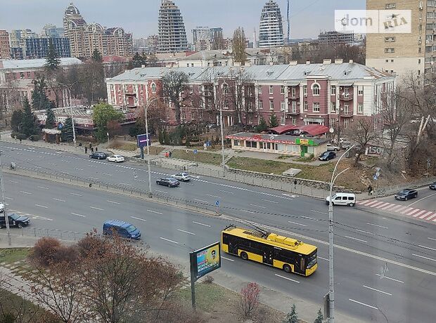 четырехкомнатная квартира с ремонтом в Киеве, район Печерский, на Лесі Українки площа 36в в аренду на долгий срок помесячно фото 1 четырехкомнатная квартира с ремонтом в Киеве, район Печерский, на Лесі Українки площа 36в в аренду на долгий срок помесячно фото 1