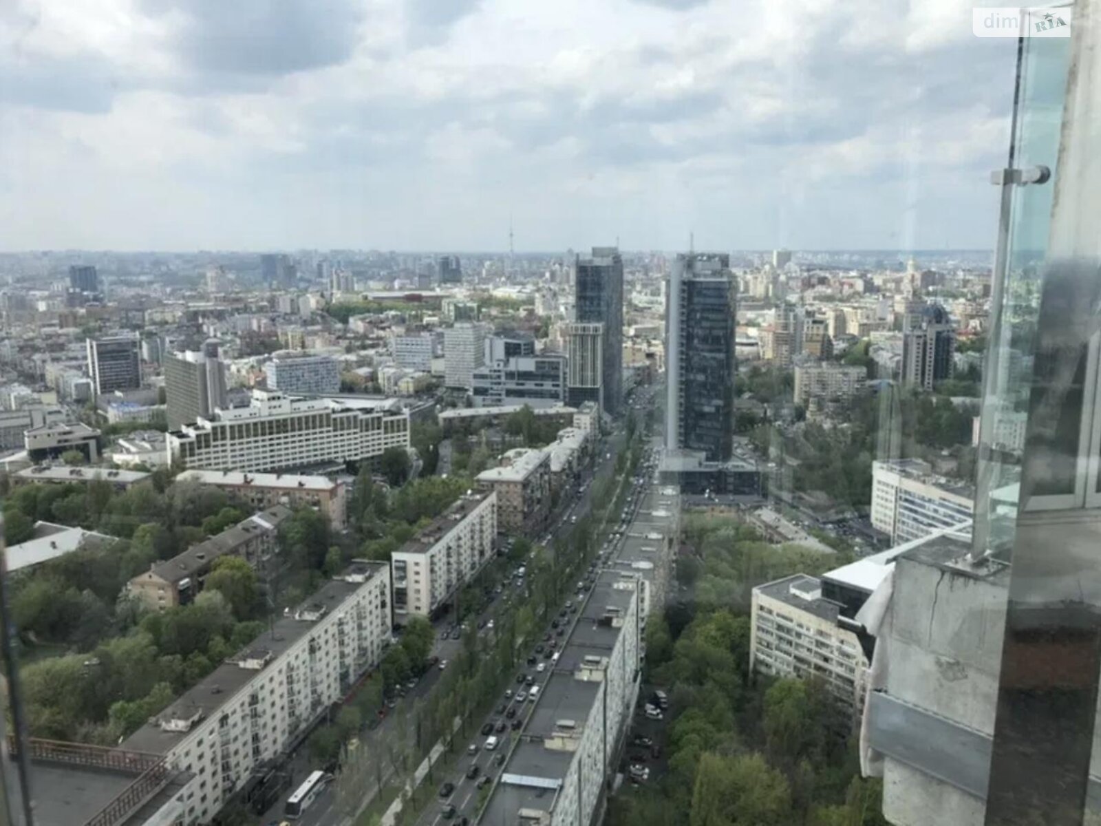 двухкомнатная квартира в Киеве, район Печерский, на бул. Леси Украинки 7В в аренду на долгий срок помесячно фото 1 двухкомнатная квартира в Киеве, район Печерский, на бул. Леси Украинки 7В в аренду на долгий срок помесячно фото 1