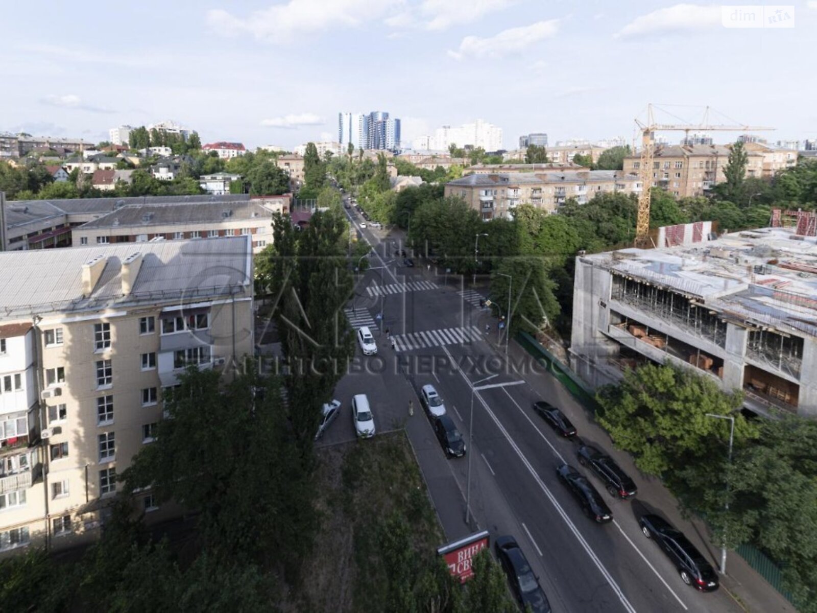 трикімнатна квартира в Києві, район Печерський, на вул. Маккейна Джона 7, кв. 1 в довготривалу оренду помісячно фото 1 трикімнатна квартира в Києві, район Печерський, на вул. Маккейна Джона 7, кв. 1 в довготривалу оренду помісячно фото 1