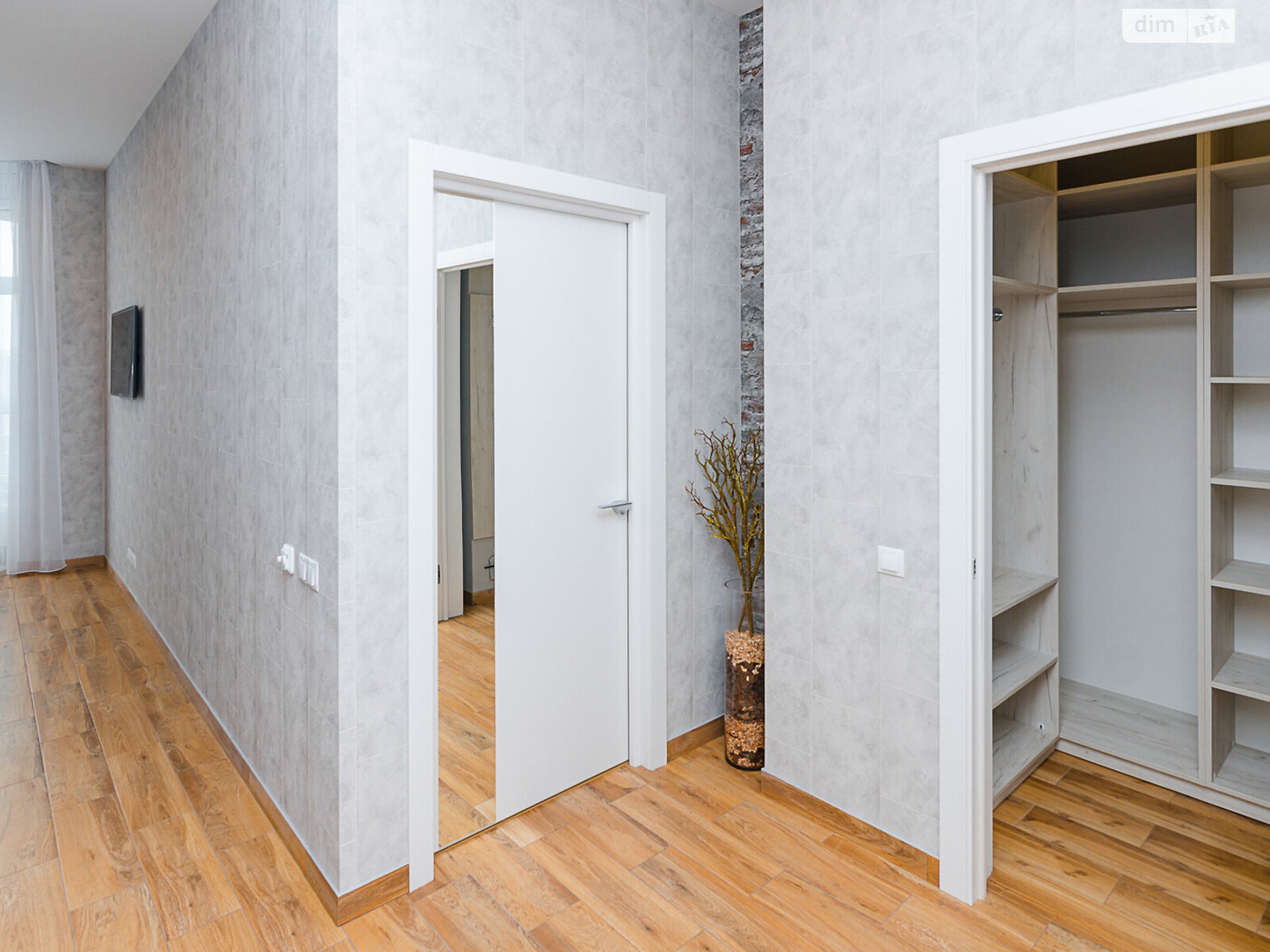 однокомнатная квартира в Киеве, район Печерский, на ул. Саперное Поле 14/55 в аренду на долгий срок помесячно фото 1