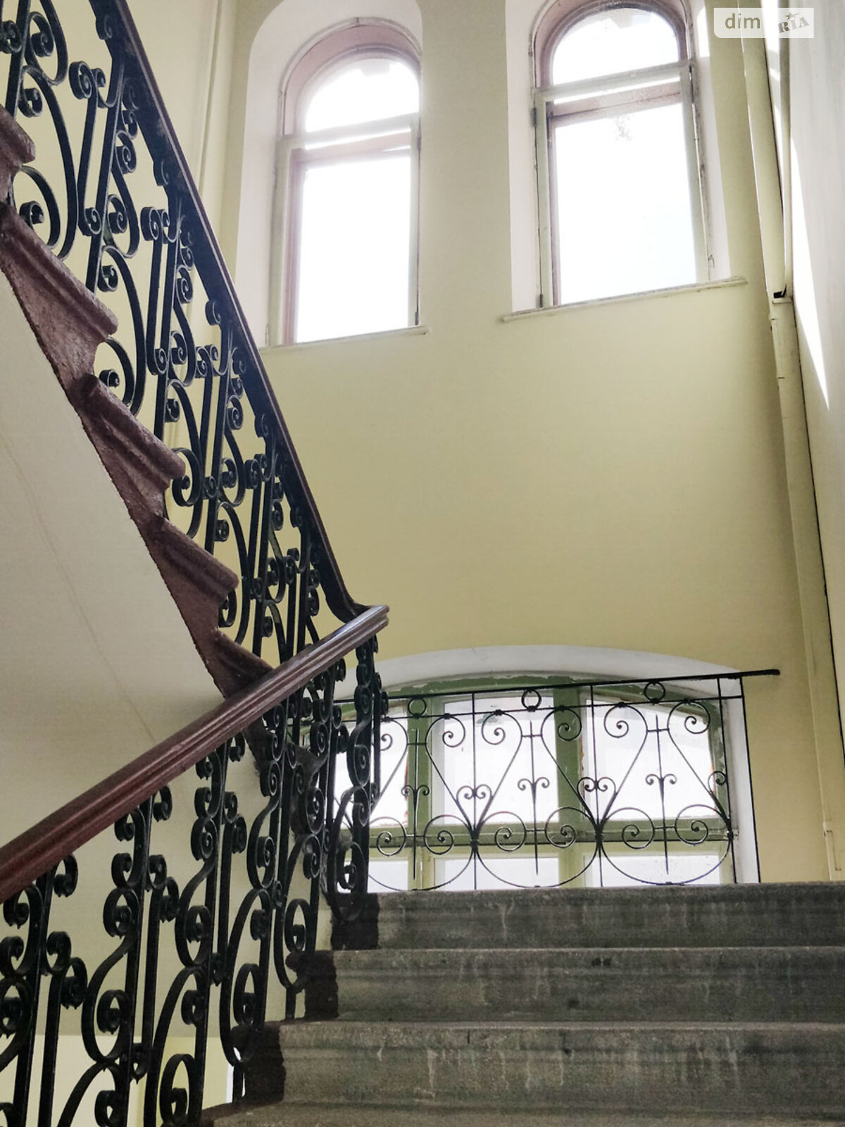 чотирикімнатна квартира в Києві, район Печерський, на вул. Шота Руставелі 12 в довготривалу оренду помісячно фото 1 чотирикімнатна квартира в Києві, район Печерський, на вул. Шота Руставелі 12 в довготривалу оренду помісячно фото 1