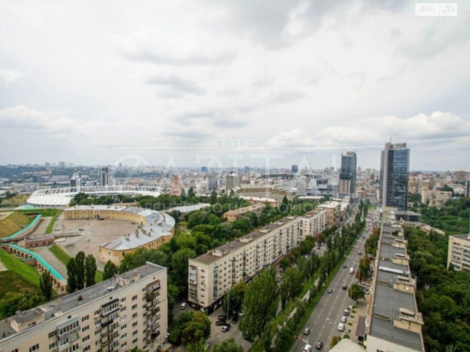 двокімнатна квартира з меблями в Києві, район Печерський, на бул. Лесі Українки 7А в довготривалу оренду помісячно фото 1