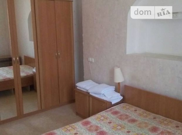 Долгосрочная аренда квартиры, 2 ком., Киев, р‑н. Печерский, ст.м. Арсенальная, Лаврская, дом 7а Долгосрочная аренда квартиры, 2 ком., Киев, р‑н. Печерский, ст.м. Арсенальная, Лаврская, дом 7а